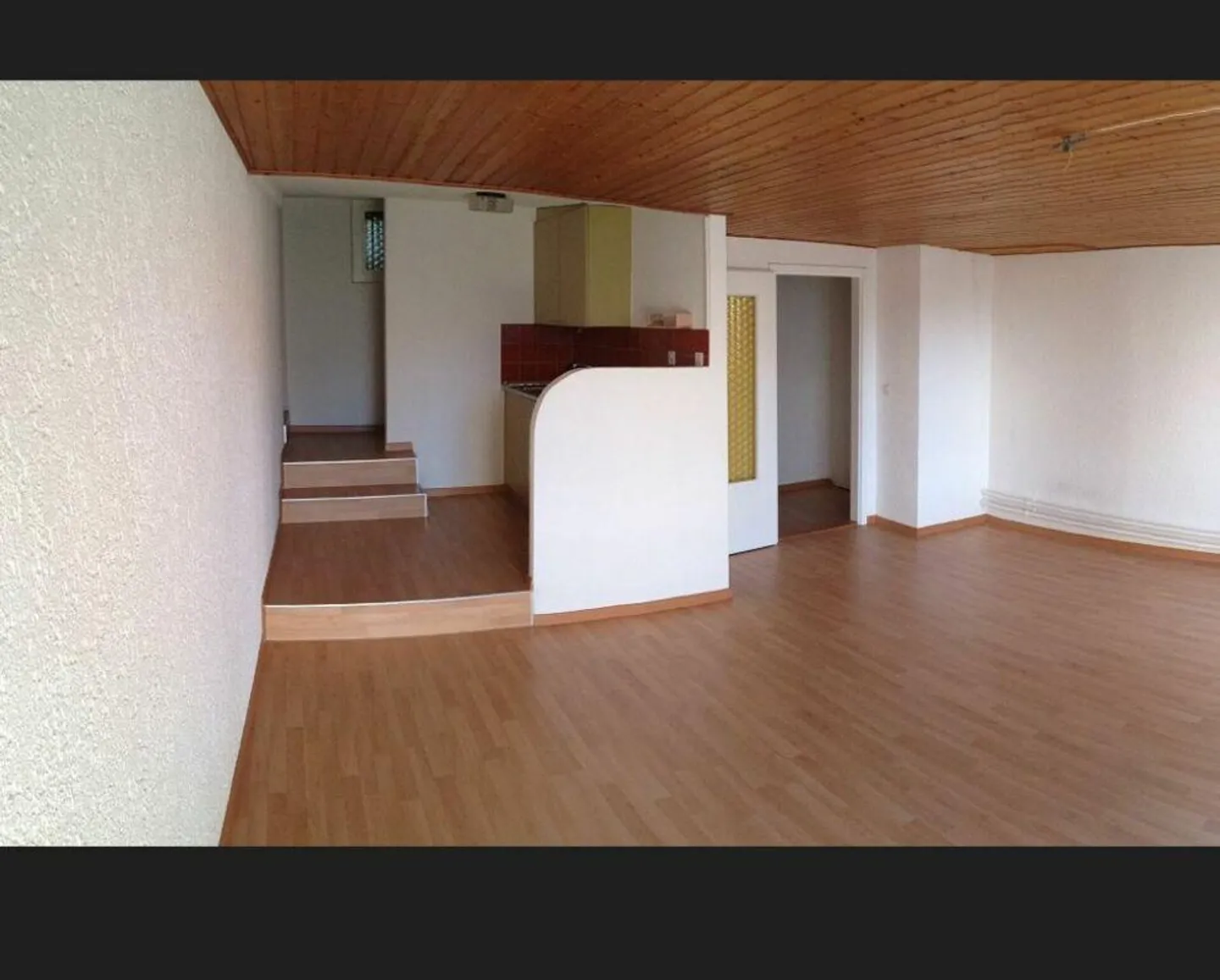 Studio with private entrance near the center Viewing on Thursday, 22.01.26 from 16:30-17:00 and on Friday, 23.01.26 from 16:00-16:30 - Photo 1 of 8