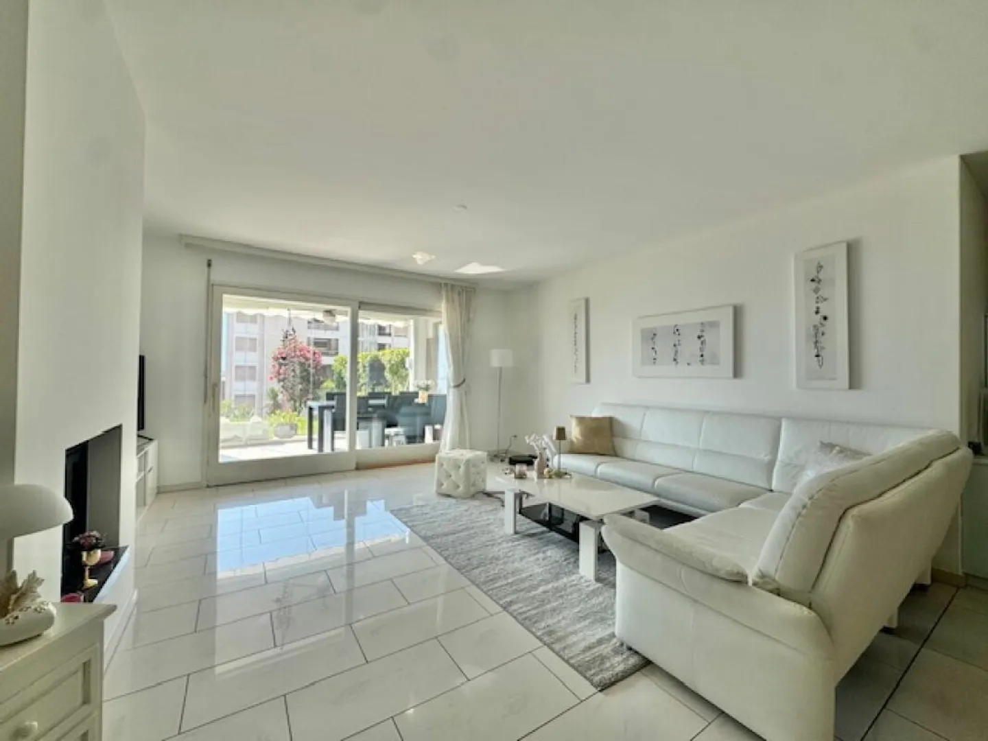 ZU VERKAUFEN IN MINUSIO - GERÄUMIGE 4.5-ZIMMER-WOHNUNG IM EG MIT SEEBLICK (SEKUNDÄRE WOHNUNG) - Foto 8 von 30