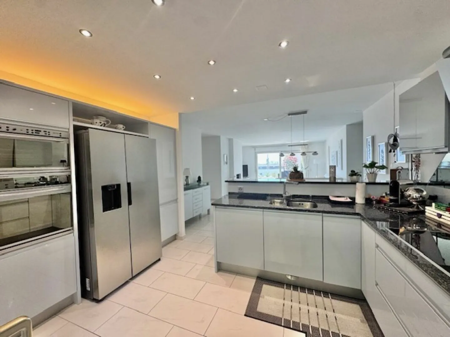 ZU VERKAUFEN IN MINUSIO - GERÄUMIGE 4.5-ZIMMER-WOHNUNG IM EG MIT SEEBLICK (SEKUNDÄRE WOHNUNG) - Foto 5 von 30