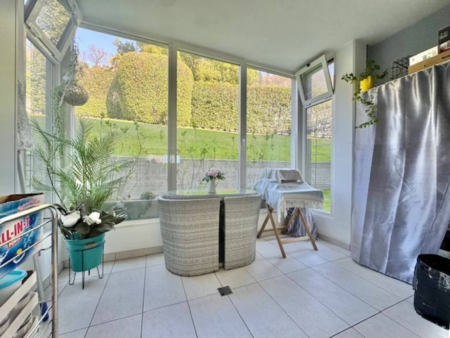 ZU VERKAUFEN IN MINUSIO - GERÄUMIGE 4.5-ZIMMER-WOHNUNG IM EG MIT SEEBLICK (SEKUNDÄRE WOHNUNG) - Foto 6 von 30