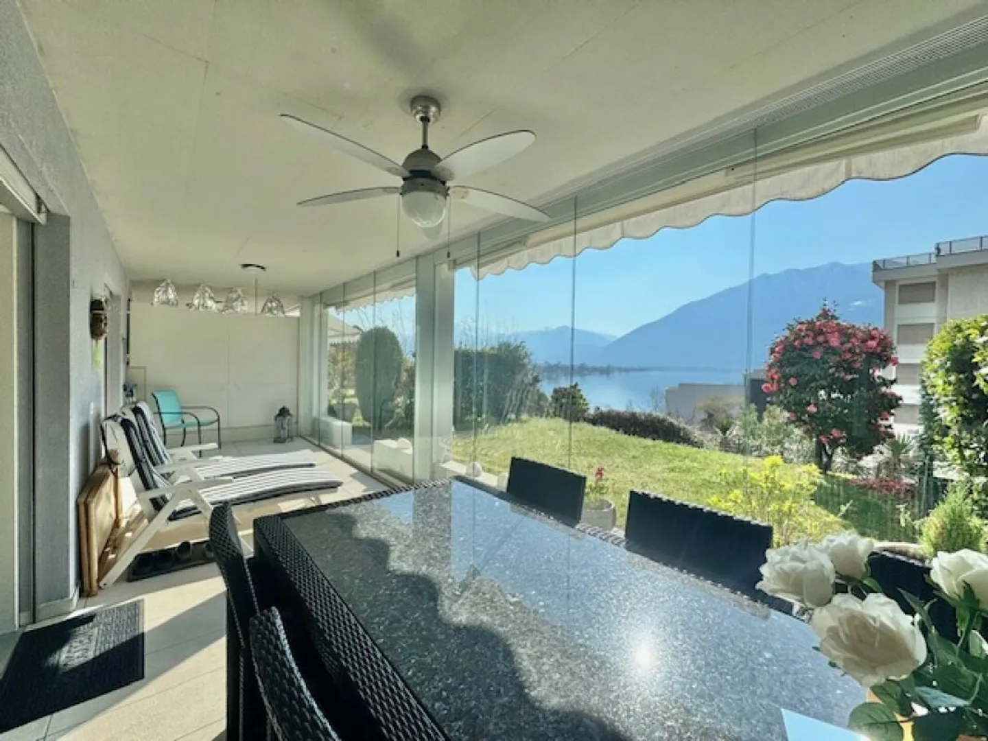 ZU VERKAUFEN IN MINUSIO - GERÄUMIGE 4.5-ZIMMER-WOHNUNG IM EG MIT SEEBLICK (SEKUNDÄRE WOHNUNG) - Foto 10 von 30