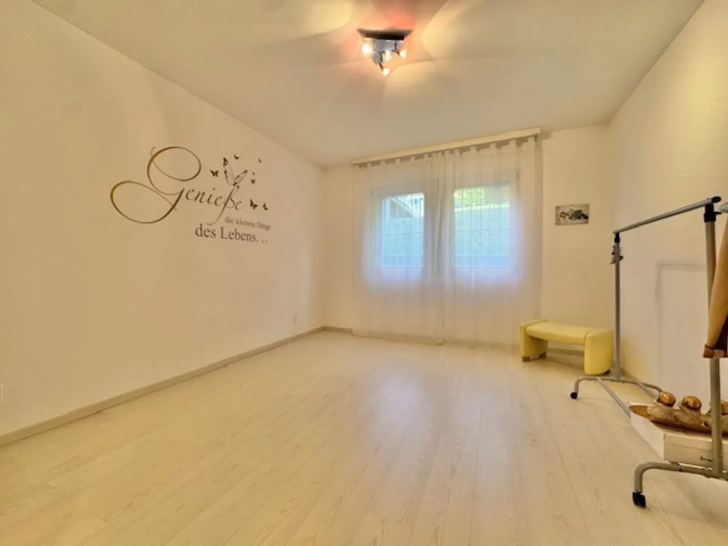 ZU VERKAUFEN IN MINUSIO - GERÄUMIGE 4.5-ZIMMER-WOHNUNG IM EG MIT SEEBLICK (SEKUNDÄRE WOHNUNG) - Foto 21 von 30