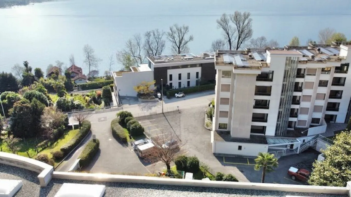 ZU VERKAUFEN IN MINUSIO - GERÄUMIGE 4.5-ZIMMER-WOHNUNG IM EG MIT SEEBLICK (SEKUNDÄRE WOHNUNG) - Foto 24 von 30