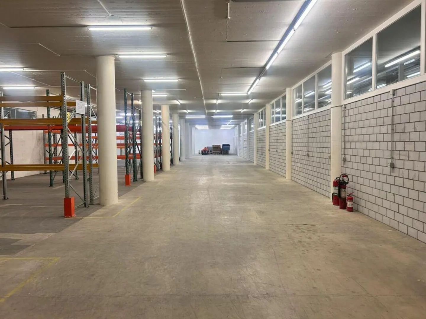 Espace de production, de stockage et d'atelier flexible de 607 m2 - Photo 3 sur 7