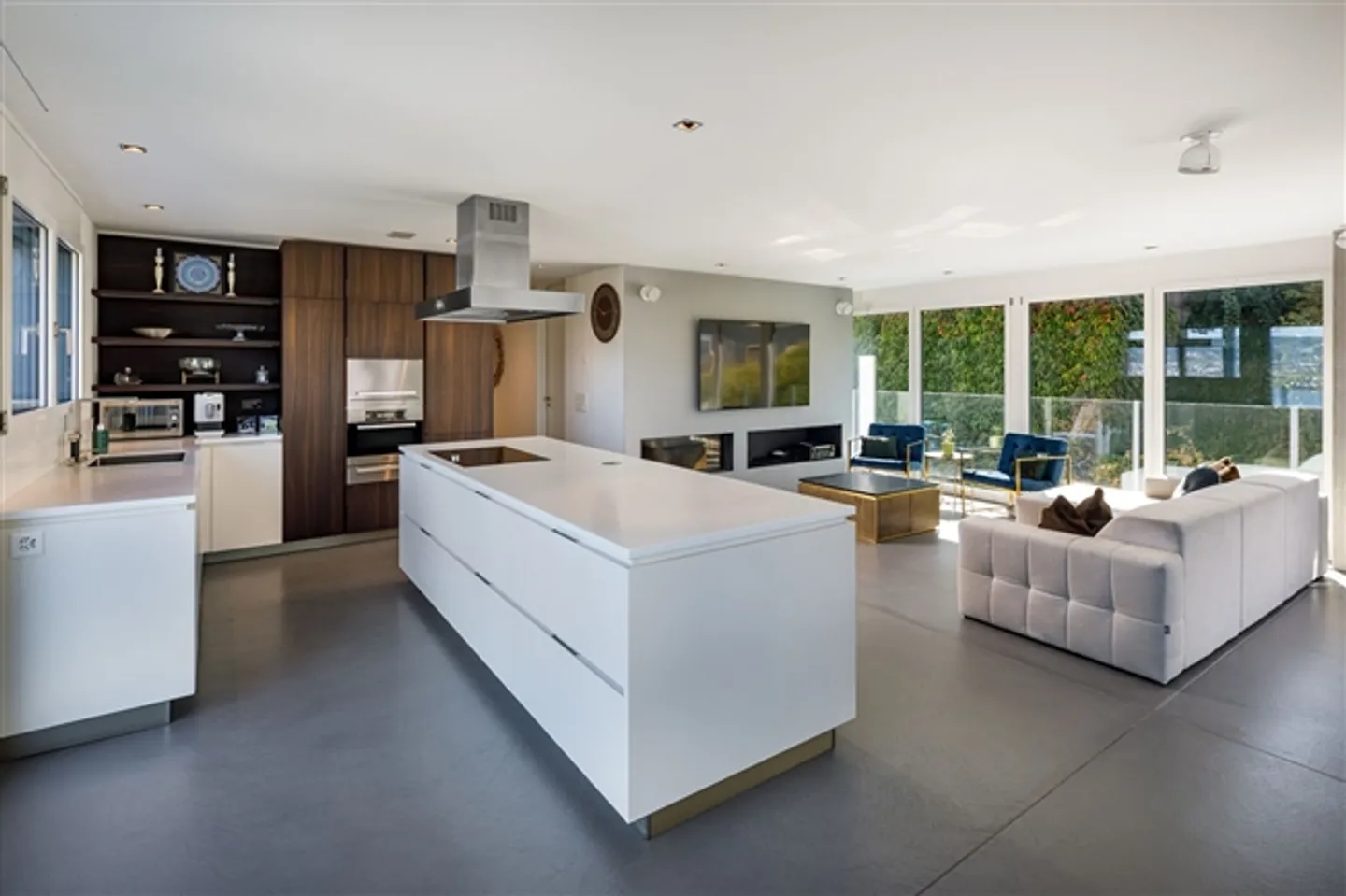 Moderne Wohnung mit Seesicht - Foto 3 von 12