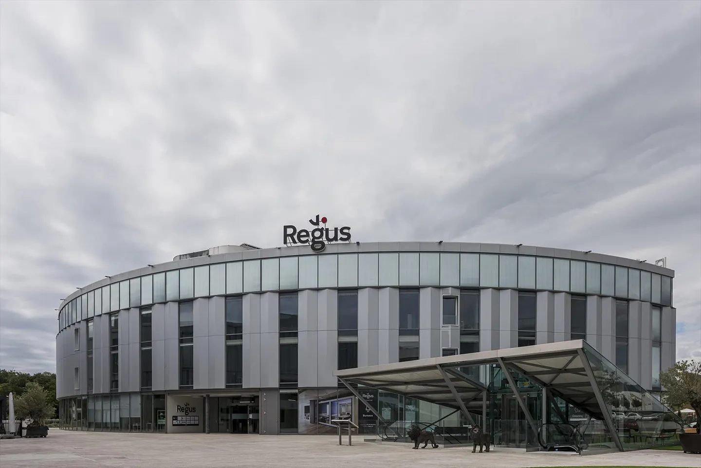 Spazio ufficio aperto per 10 persone presso Regus iLife City - Foto 2 di 11