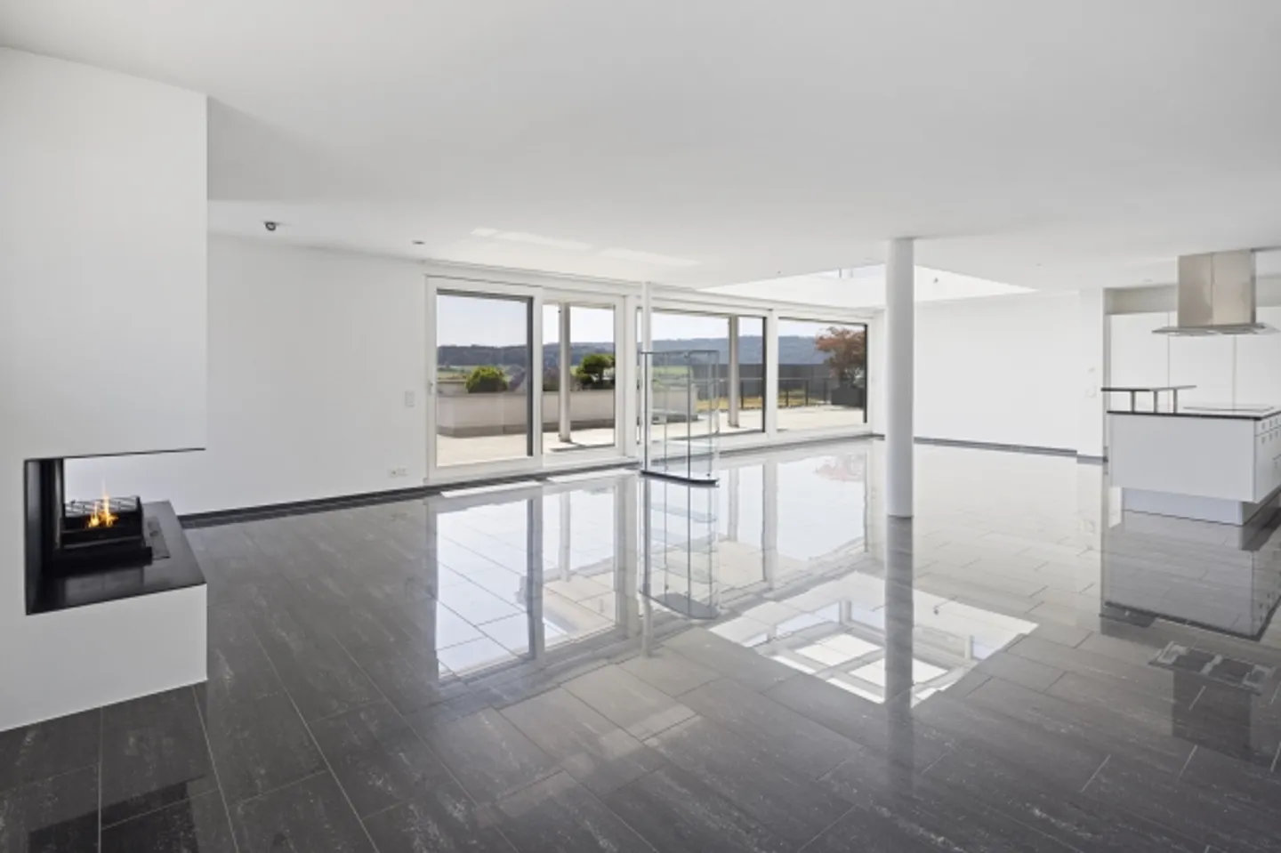 Miracolo di spazio elegante con terrazza e panorama alpino - Foto 2 di 15