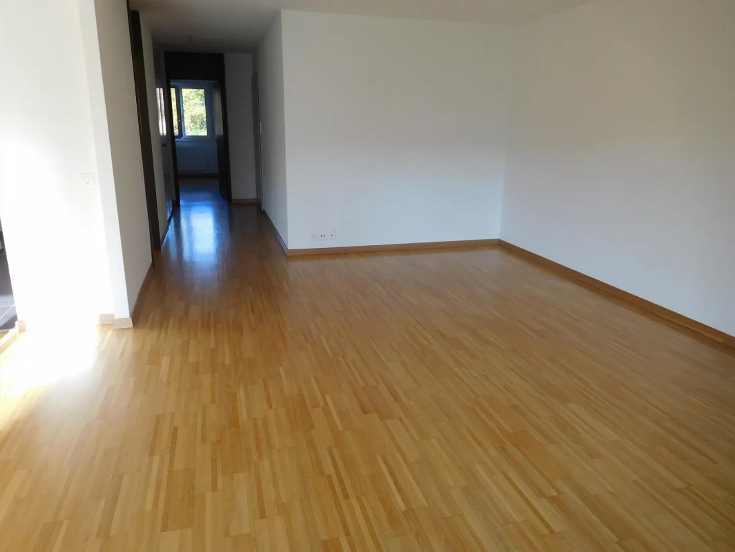 Bella appartamento di 2,5 stanze in uno sviluppo verde! - Foto 3 di 10
