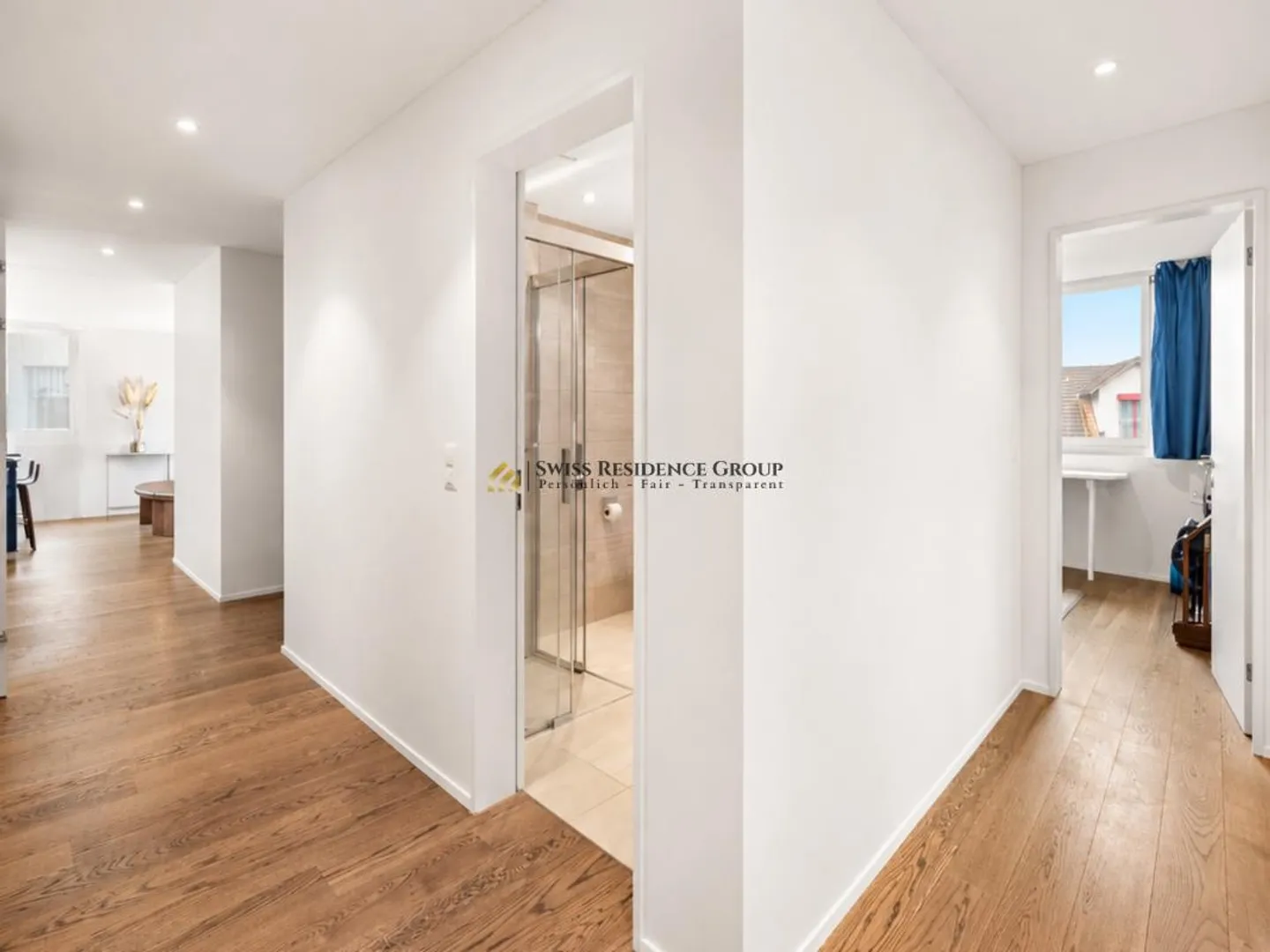 Standard di proprietà moderno con vista sul lago e sulla montagna - Foto 9 di 18