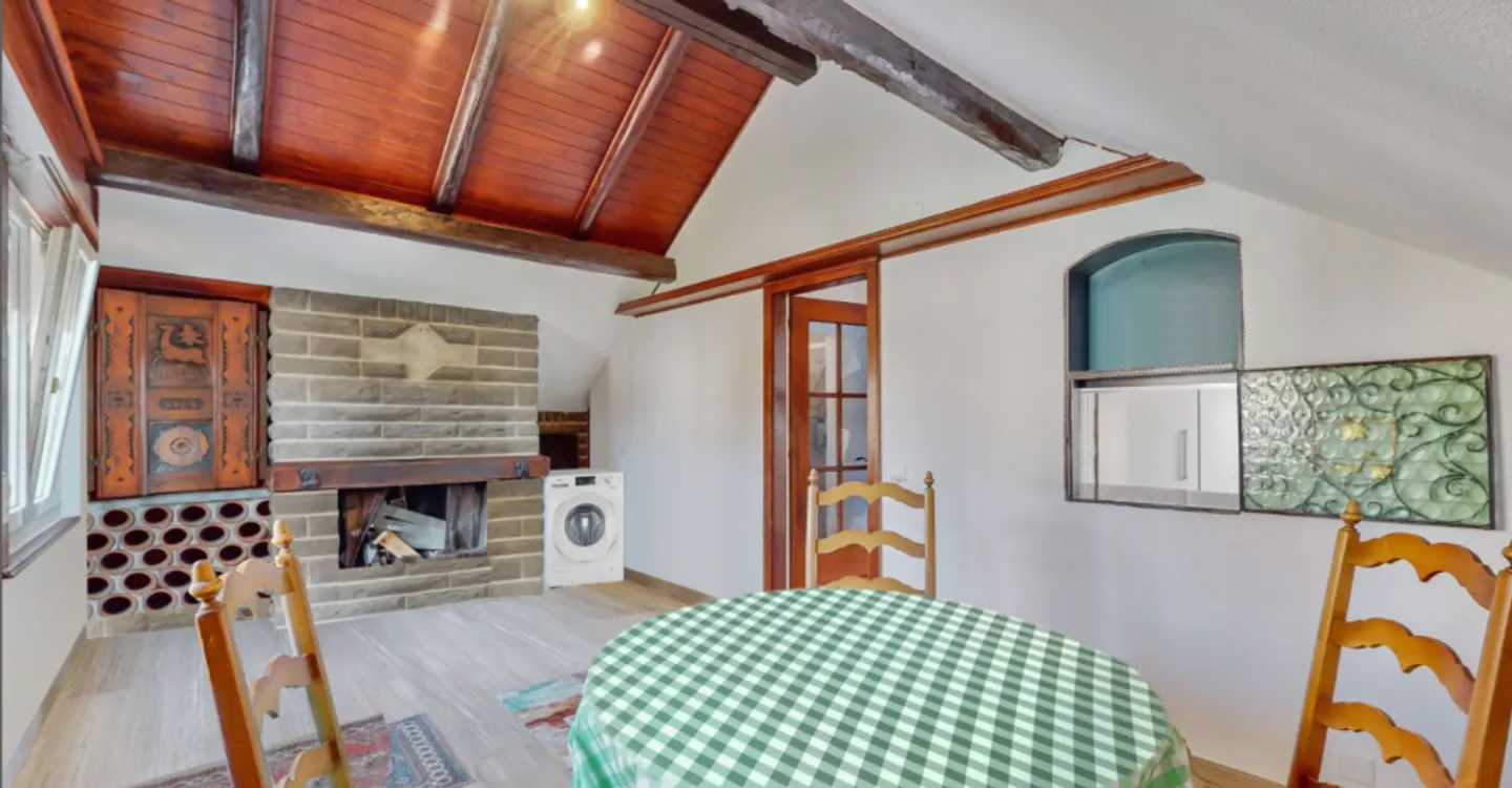 Casa indipendente 5.5 locali con progetto di ristrutturazione e ampliamento approvato - Chénens - Foto 3 di 10