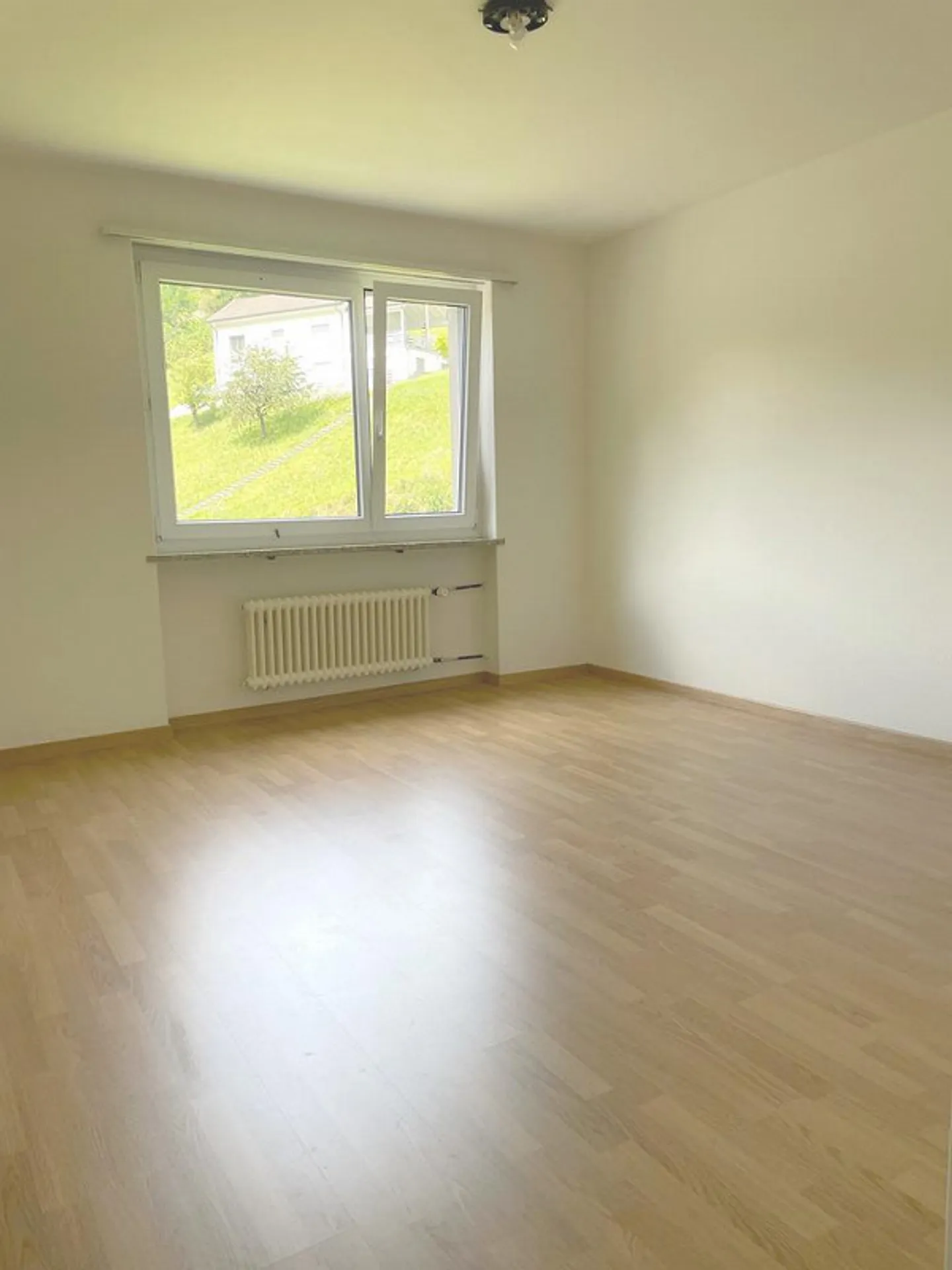 Appartamento in un ambiente verde con balcone - Foto 5 di 10