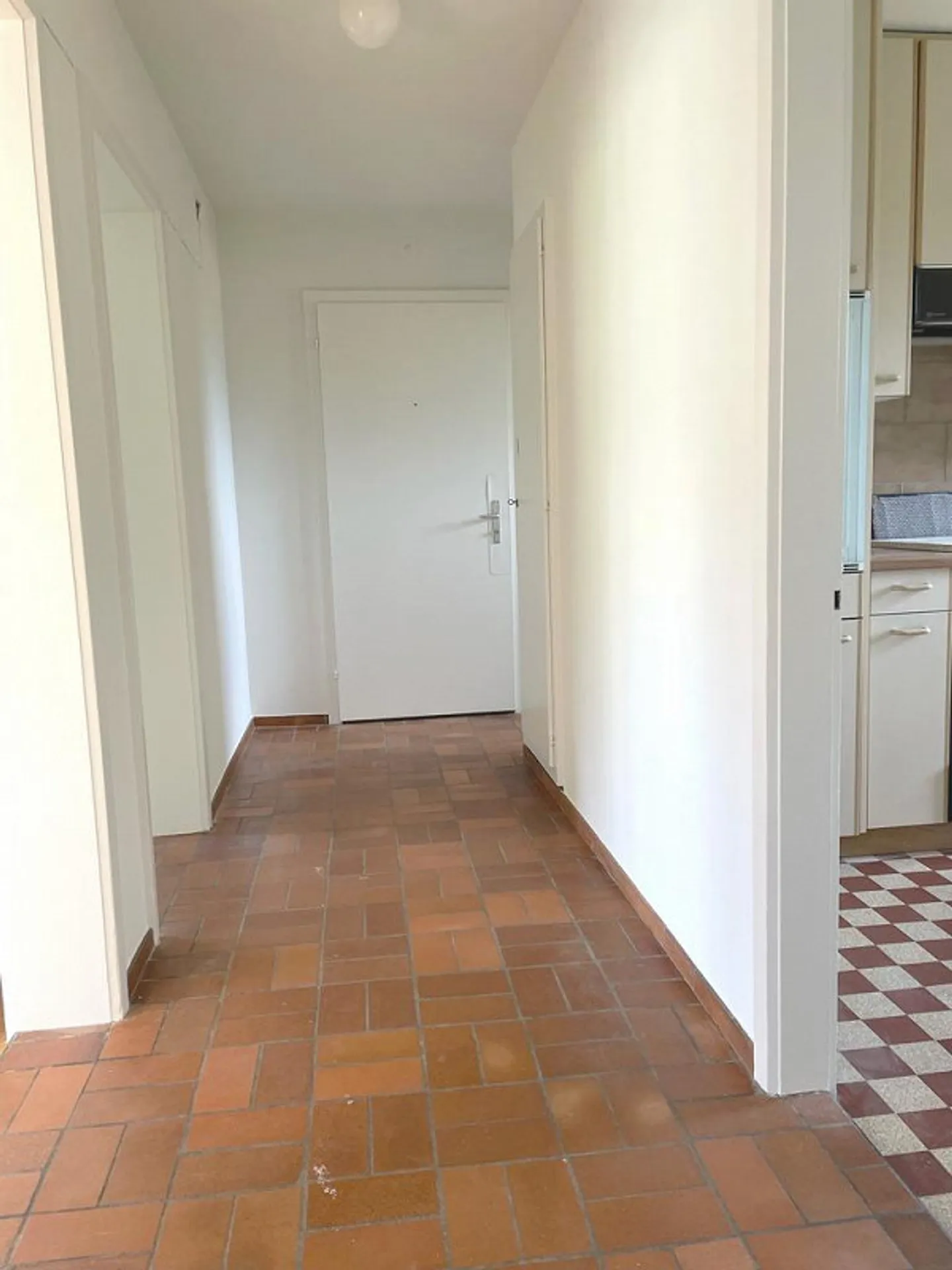 Appartamento in un ambiente verde con balcone - Foto 8 di 10