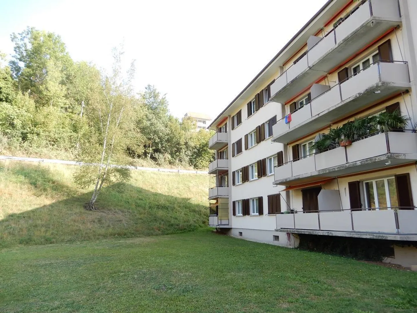 Appartamento in un ambiente verde con balcone - Foto 9 di 10