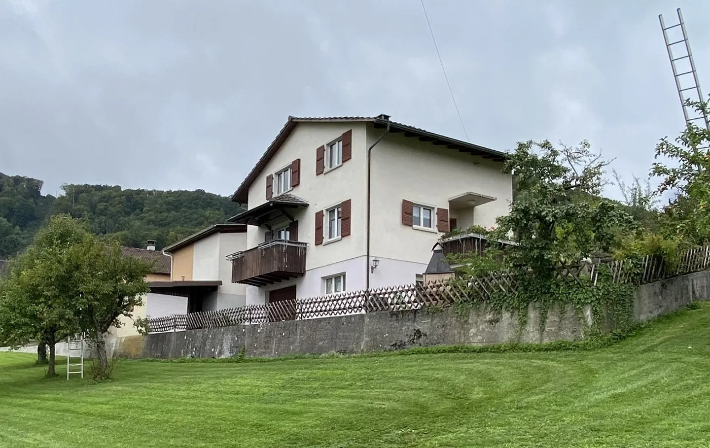 Residential house with panoramic view - Photo 1 of 4