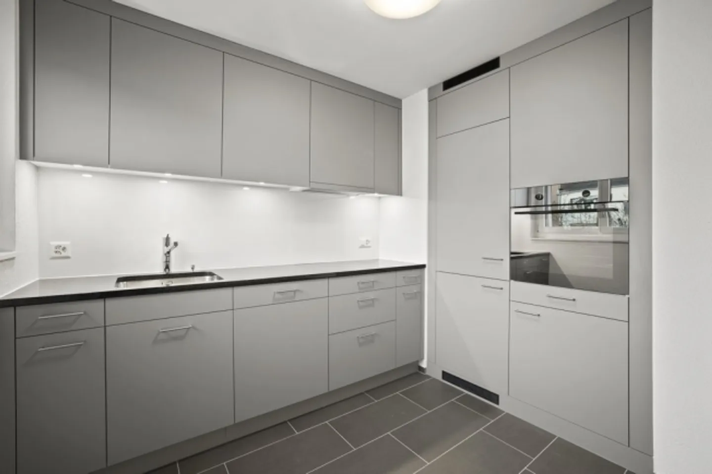 Apartment for rent - Photo 3 of 7