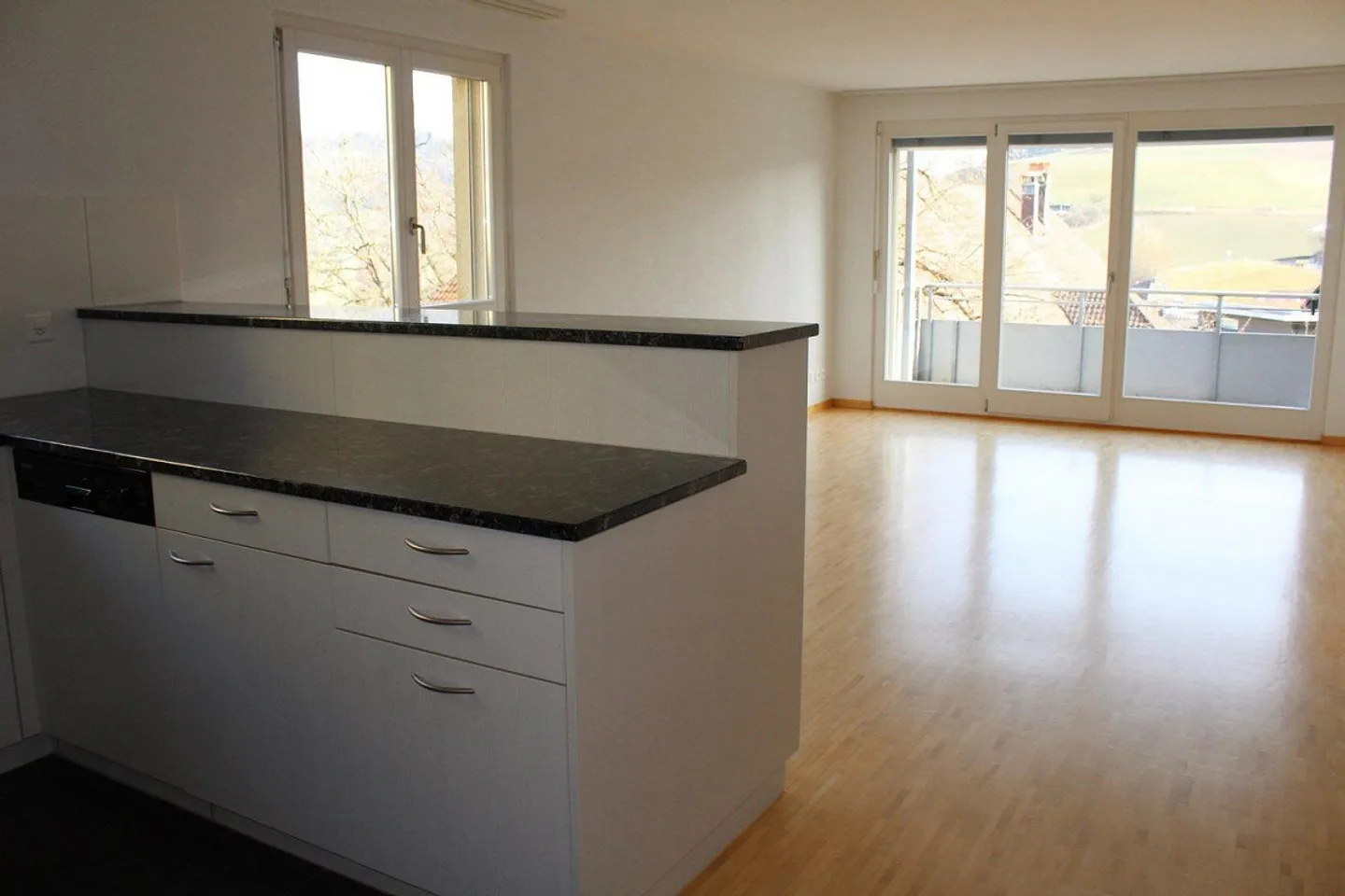 Worb-Enggistein - Appartement 3,5 pièces avec grand balcon - Photo 3 sur 7