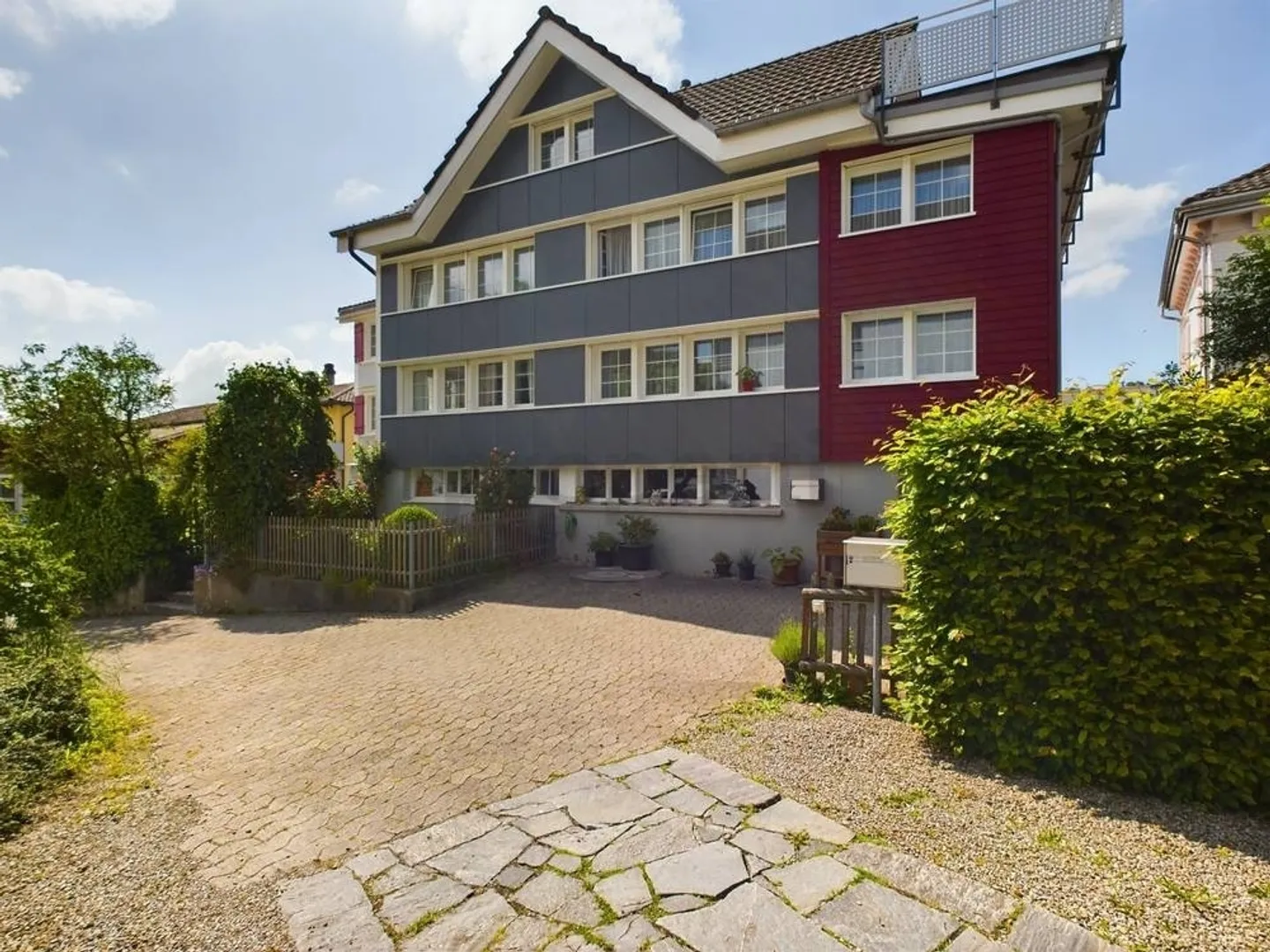 Maison individuelle charmante avec terrasse sur le toit - calme et central à Herisau - Photo 10 sur 11