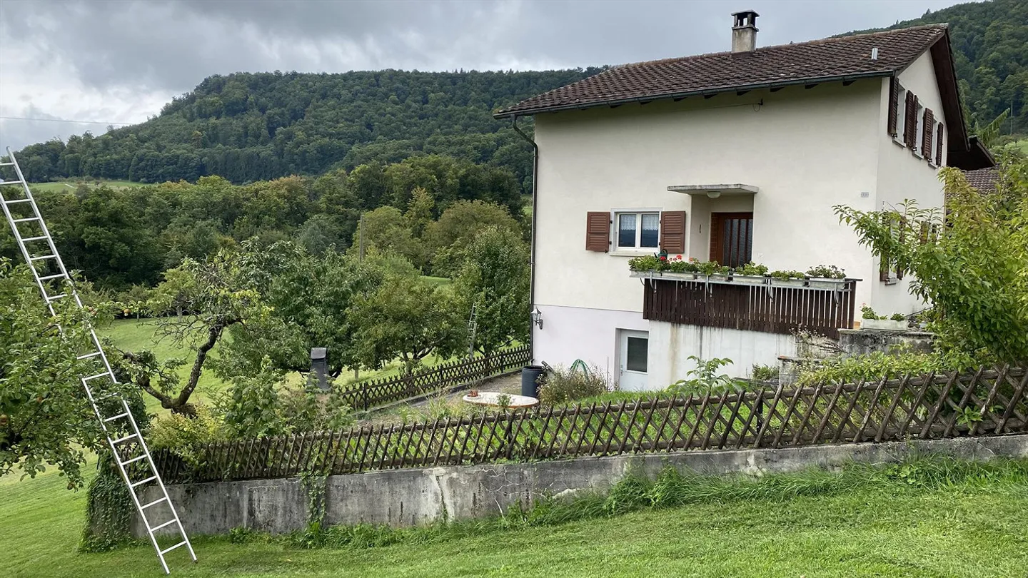 Residential house with panoramic view - Photo 2 of 4