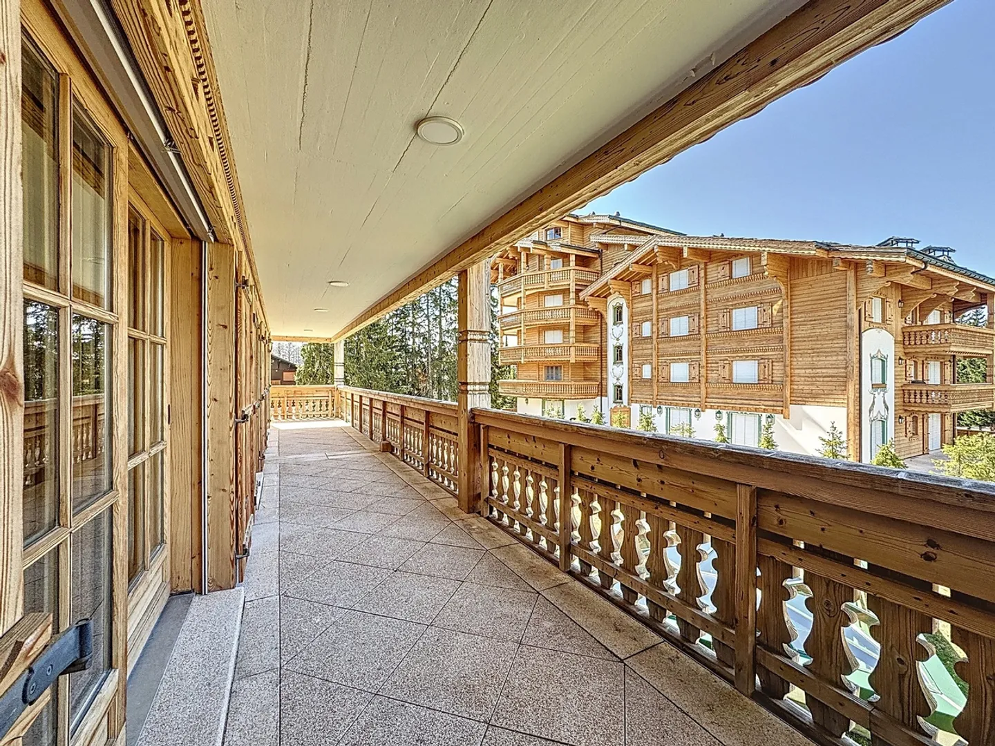 Luxury Apartment in Crans-Montana - Photo 11 of 18