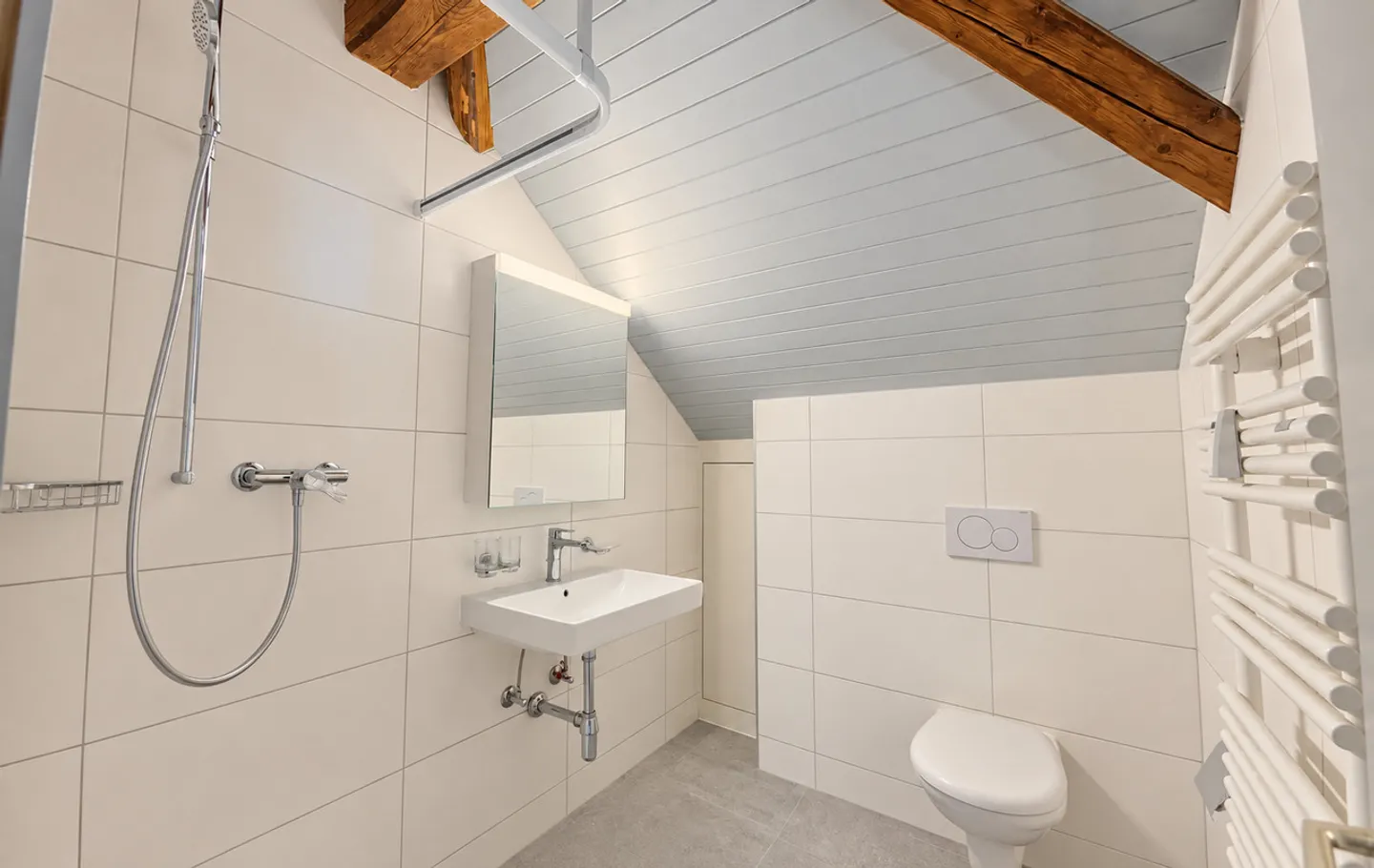 Appartamento di 4,5 locali completamente ristrutturato - Foto 8 di 12