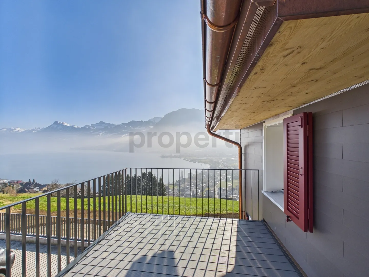 Maisonette di 7 stanze recentemente ristrutturata con un ampio layout - Foto 2 di 13