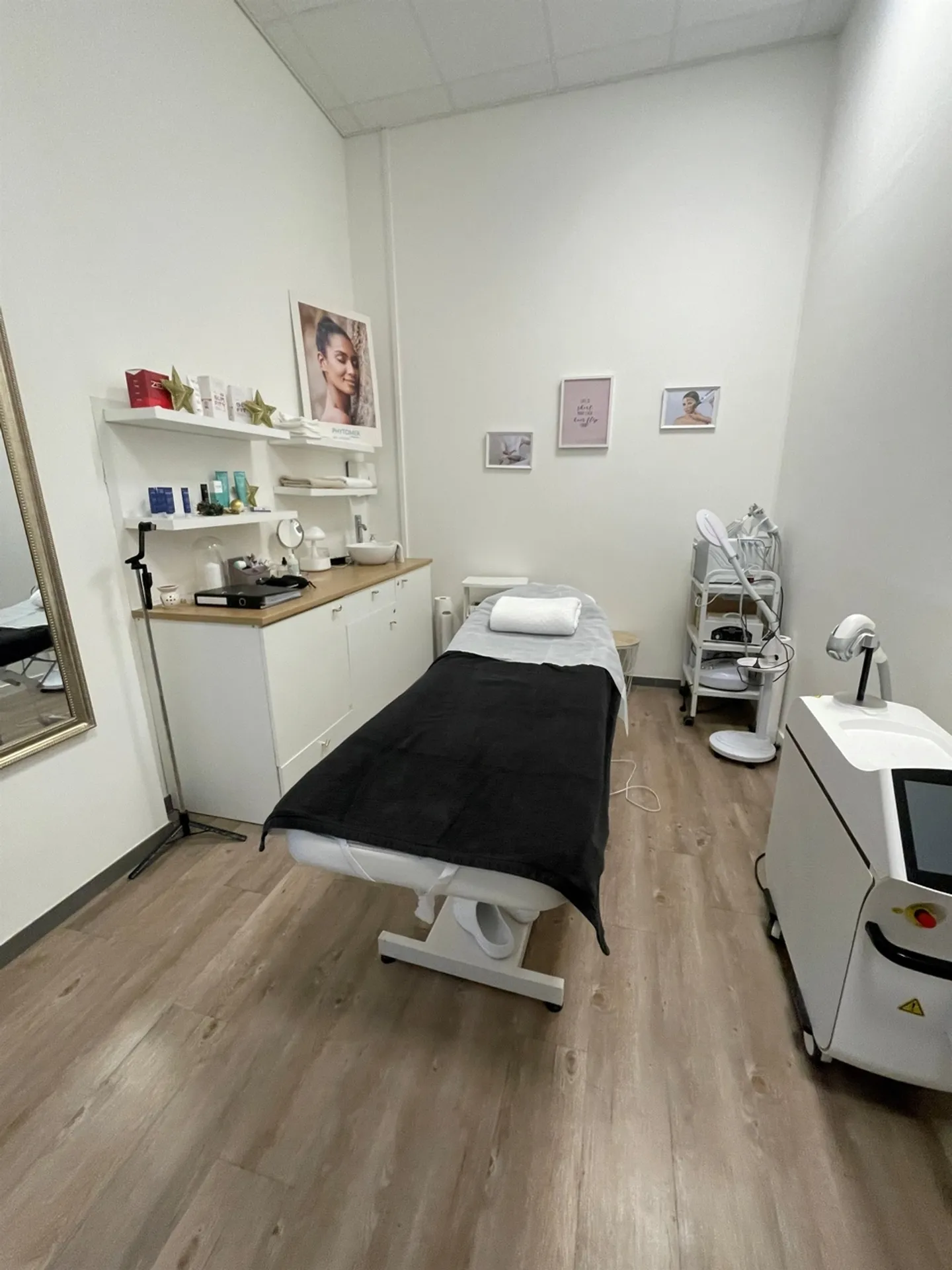 Helle Handelsarkade im Bereich Charmilles - Foto 6 von 6