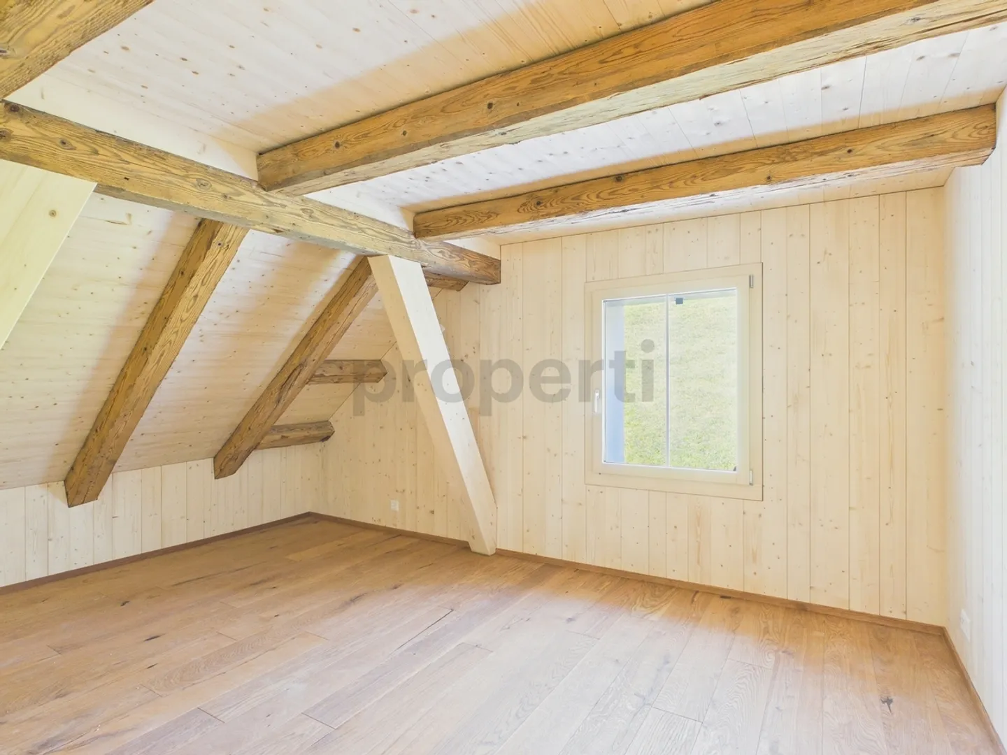 Maisonette di 7 stanze recentemente ristrutturata con un ampio layout - Foto 6 di 13