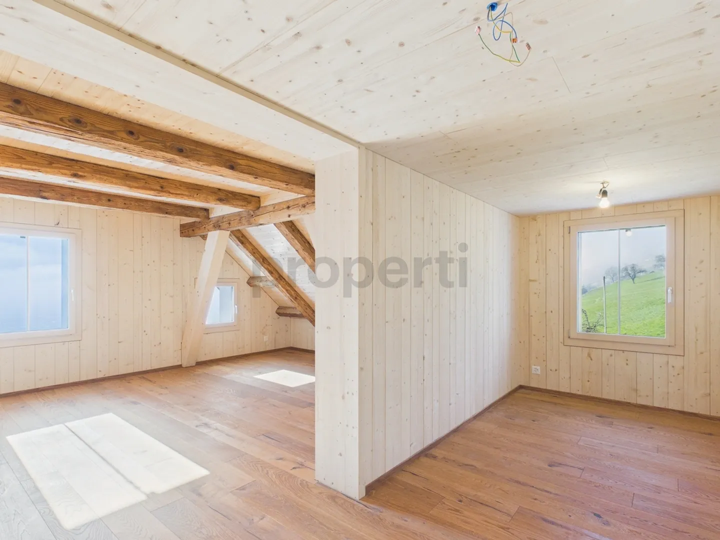 Maisonette di 7 stanze recentemente ristrutturata con un ampio layout - Foto 8 di 13