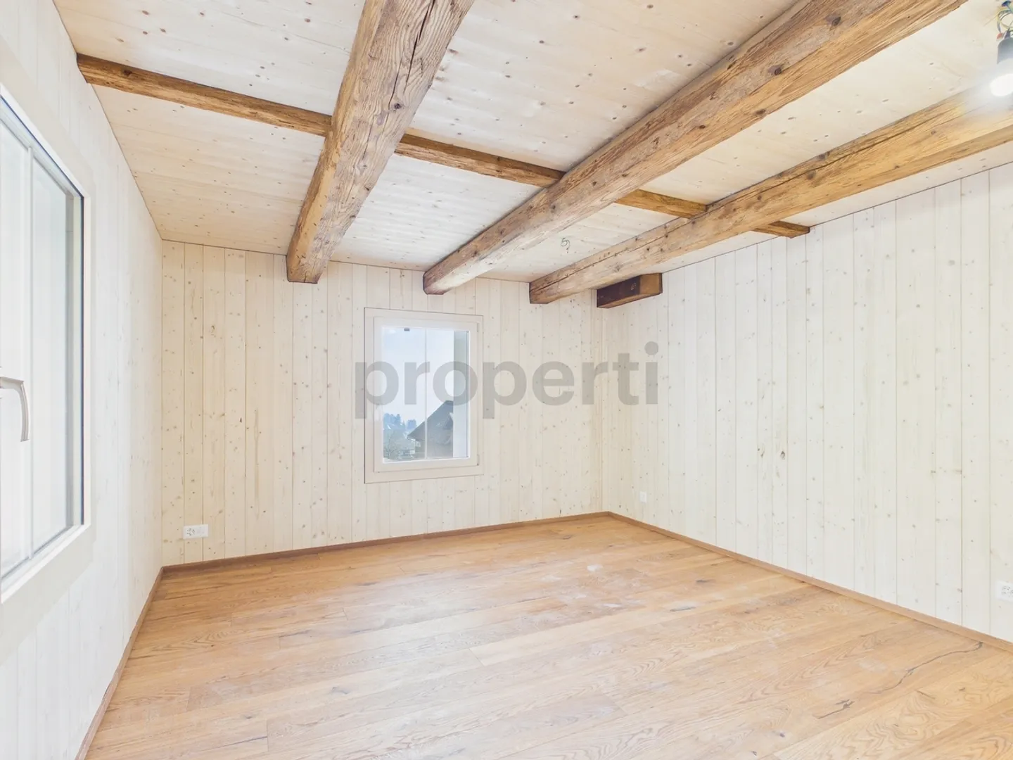 Maisonette di 7 stanze recentemente ristrutturata con un ampio layout - Foto 9 di 13