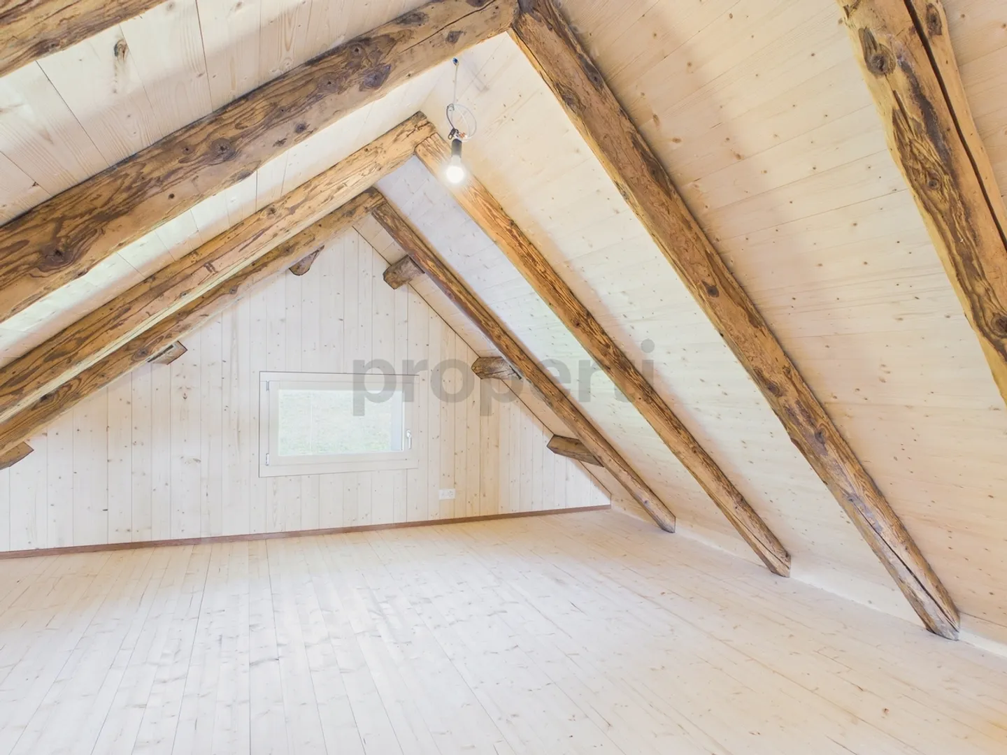 Maisonette di 7 stanze recentemente ristrutturata con un ampio layout - Foto 10 di 13