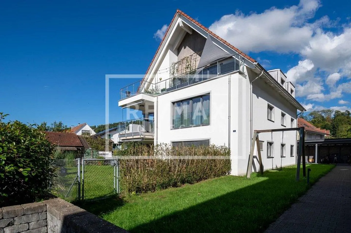 Grosszügige 4.5-Zimmerwohnung in Auslikon – Wohnen mit Weitblick in Seenähe - Foto 2 von 12