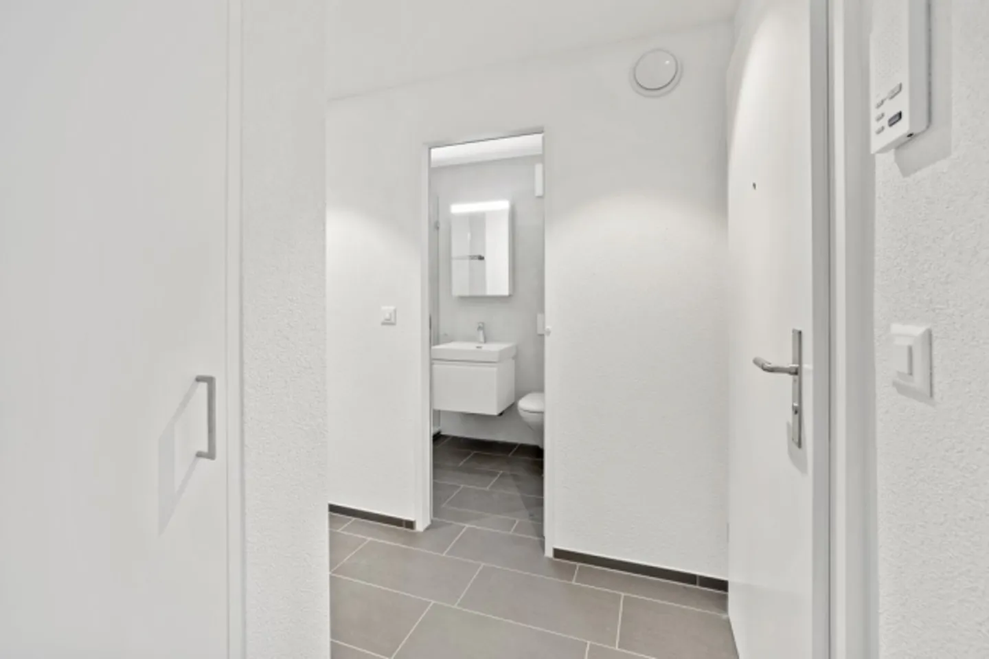 Apartment for rent - Photo 4 of 7