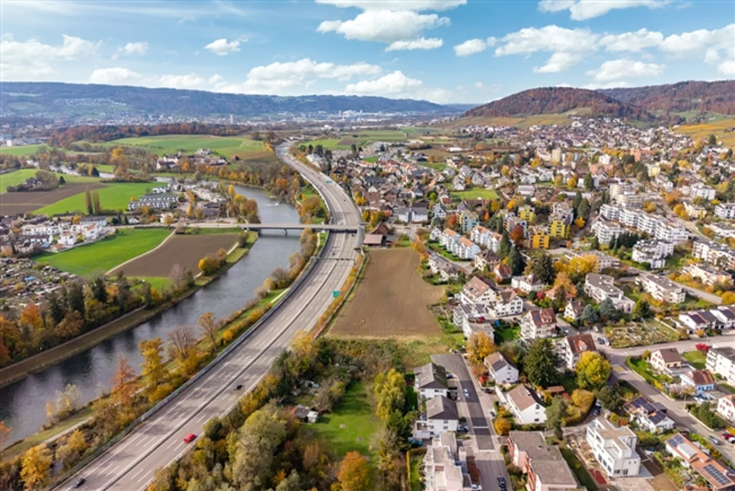 Attractive commercial land in Unterengstringen ZH - Photo 2 of 5