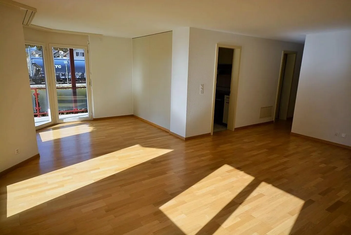Moderne 3.5-Zimmerwohnung - Foto 4 von 10