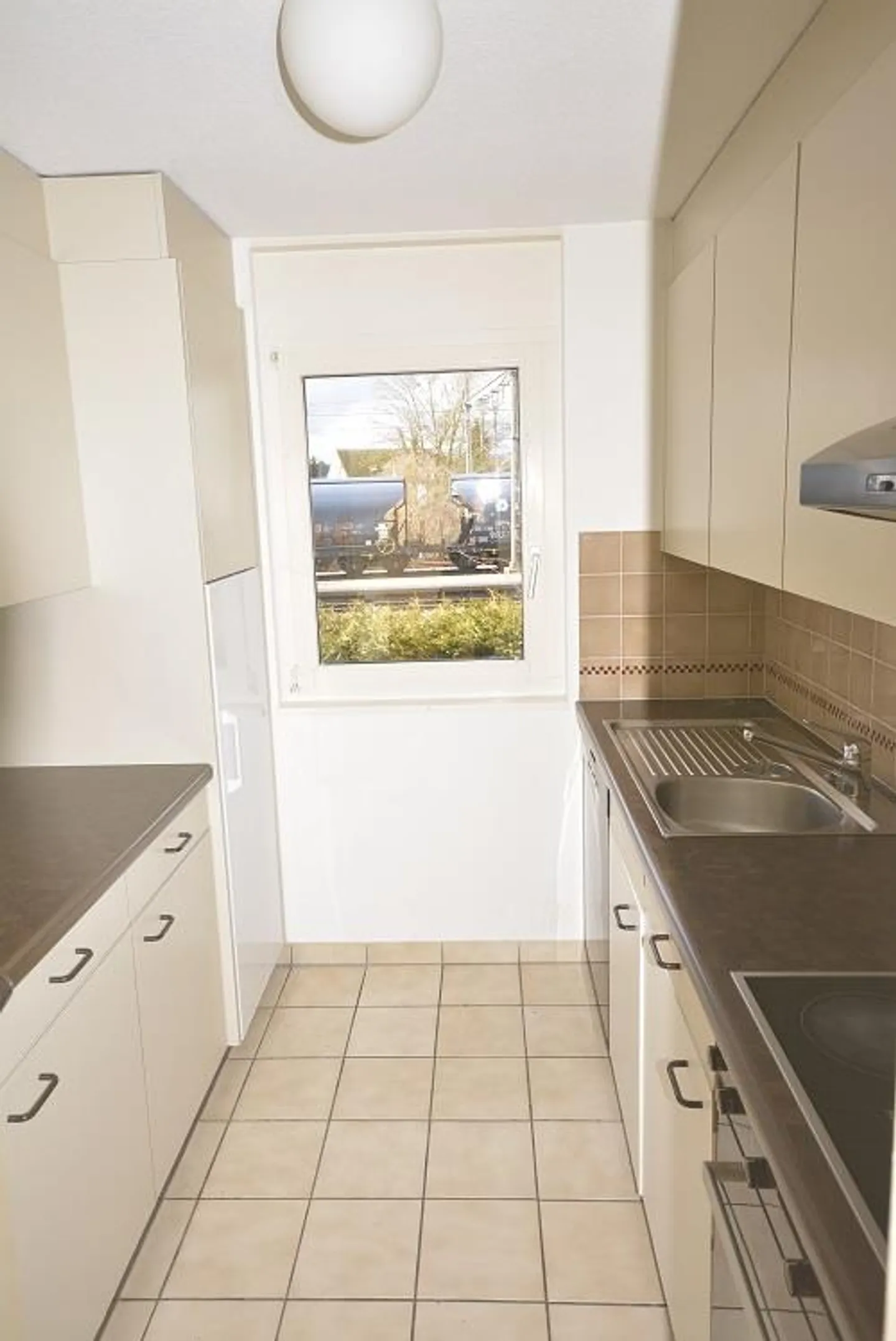 Moderne 3.5-Zimmerwohnung - Foto 2 von 10