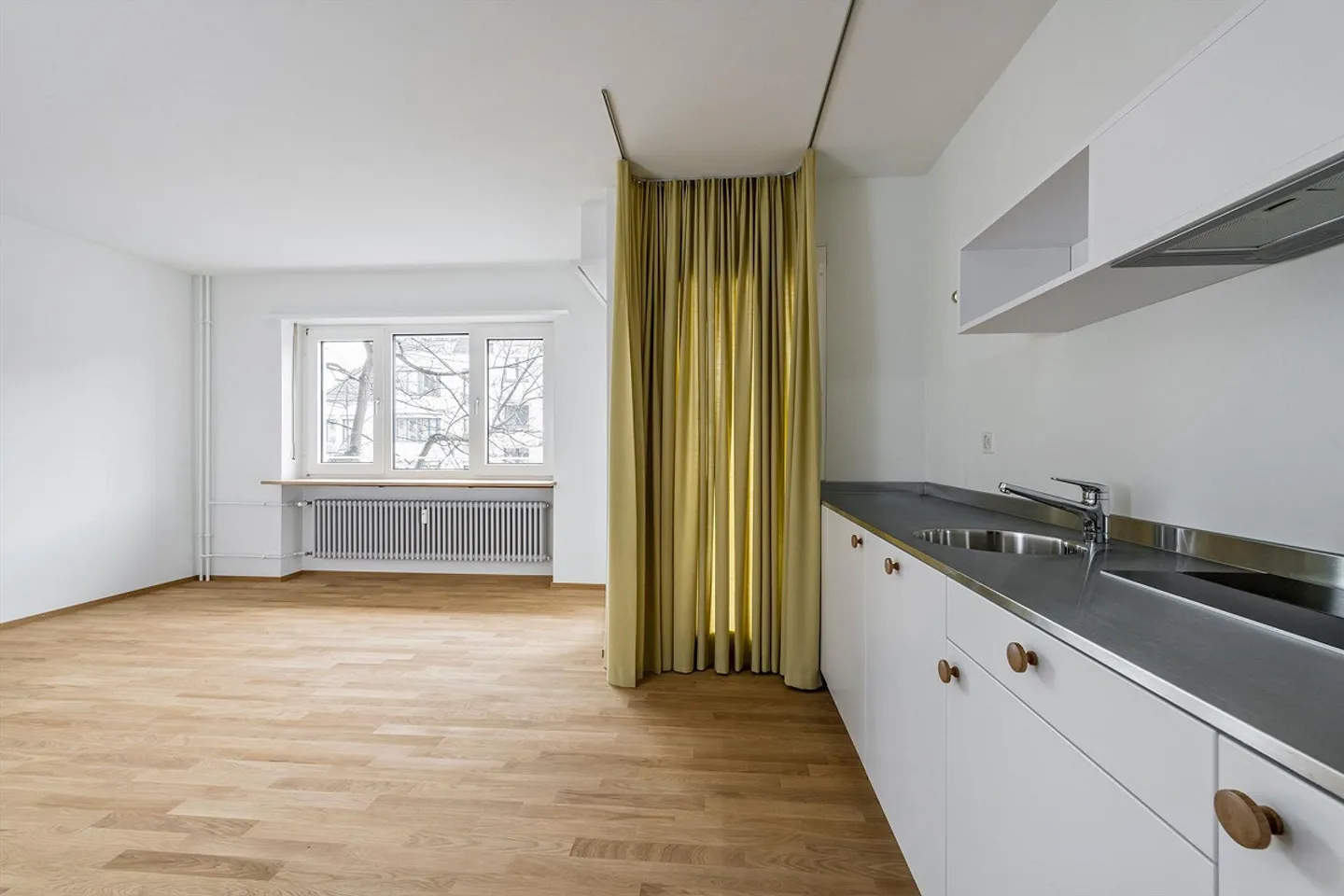Cercasi inquilino: Incantevole appartamento con 1 camera e balcone - Foto 4 di 5