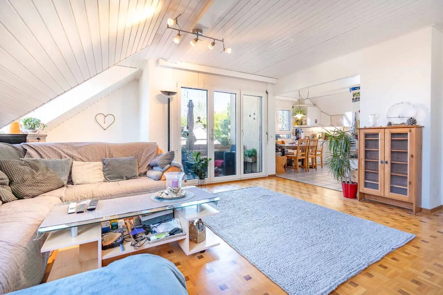 Appartamento di 5,5 stanze attraversante a St-Prex con diversi spazi di stoccaggio - Foto 2 di 13