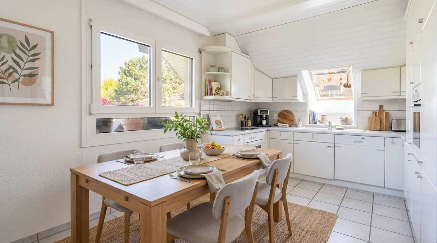 Appartamento di 5,5 stanze attraversante a St-Prex con diversi spazi di stoccaggio - Foto 5 di 13