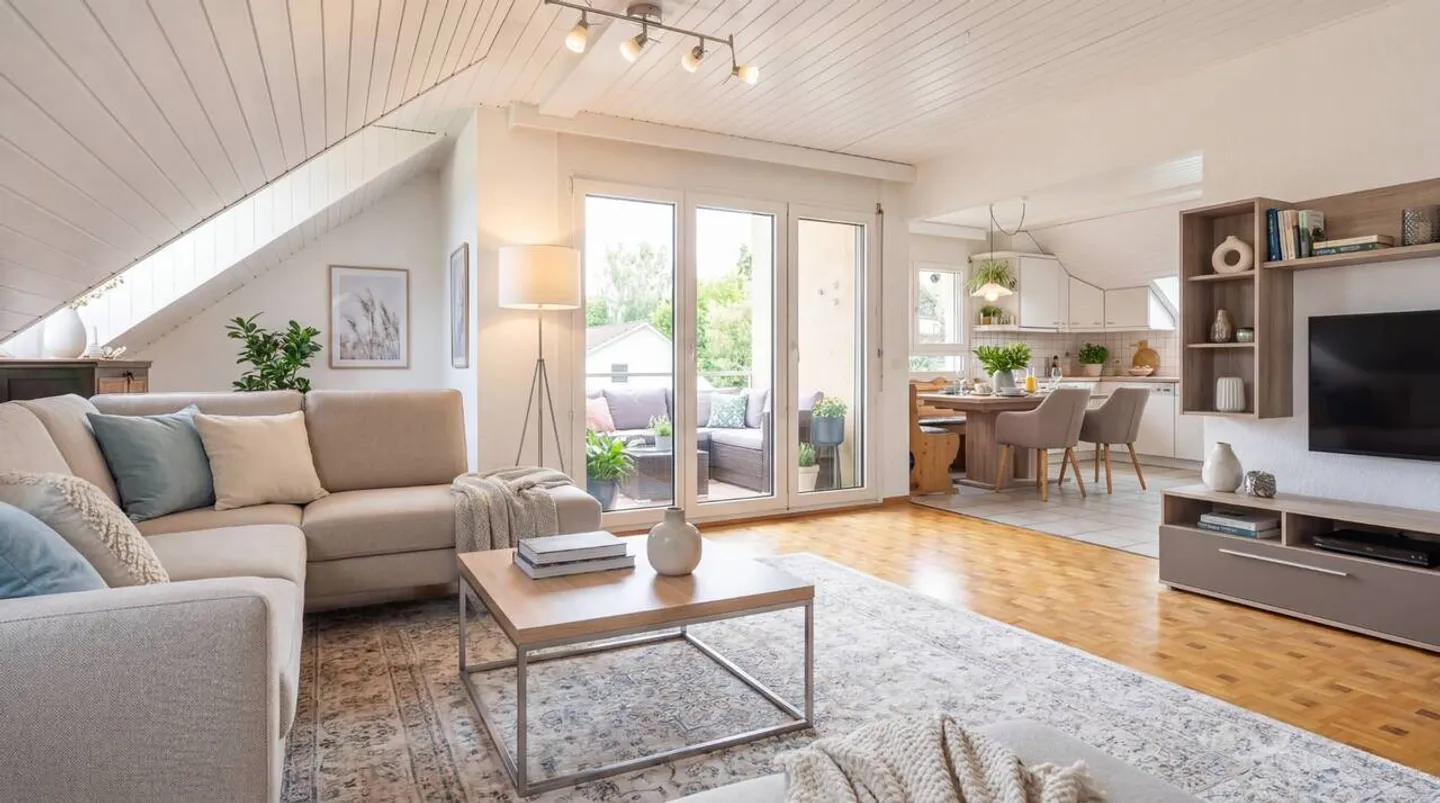 Appartamento di 5,5 stanze attraversante a St-Prex con diversi spazi di stoccaggio - Foto 3 di 13