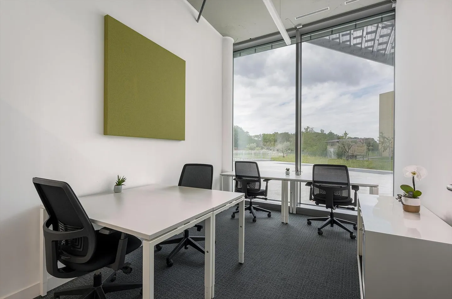 Prenota uno spazio ufficio aperto per aziende di tutte le dimensioni presso Regus iLife City - Foto 2 di 10
