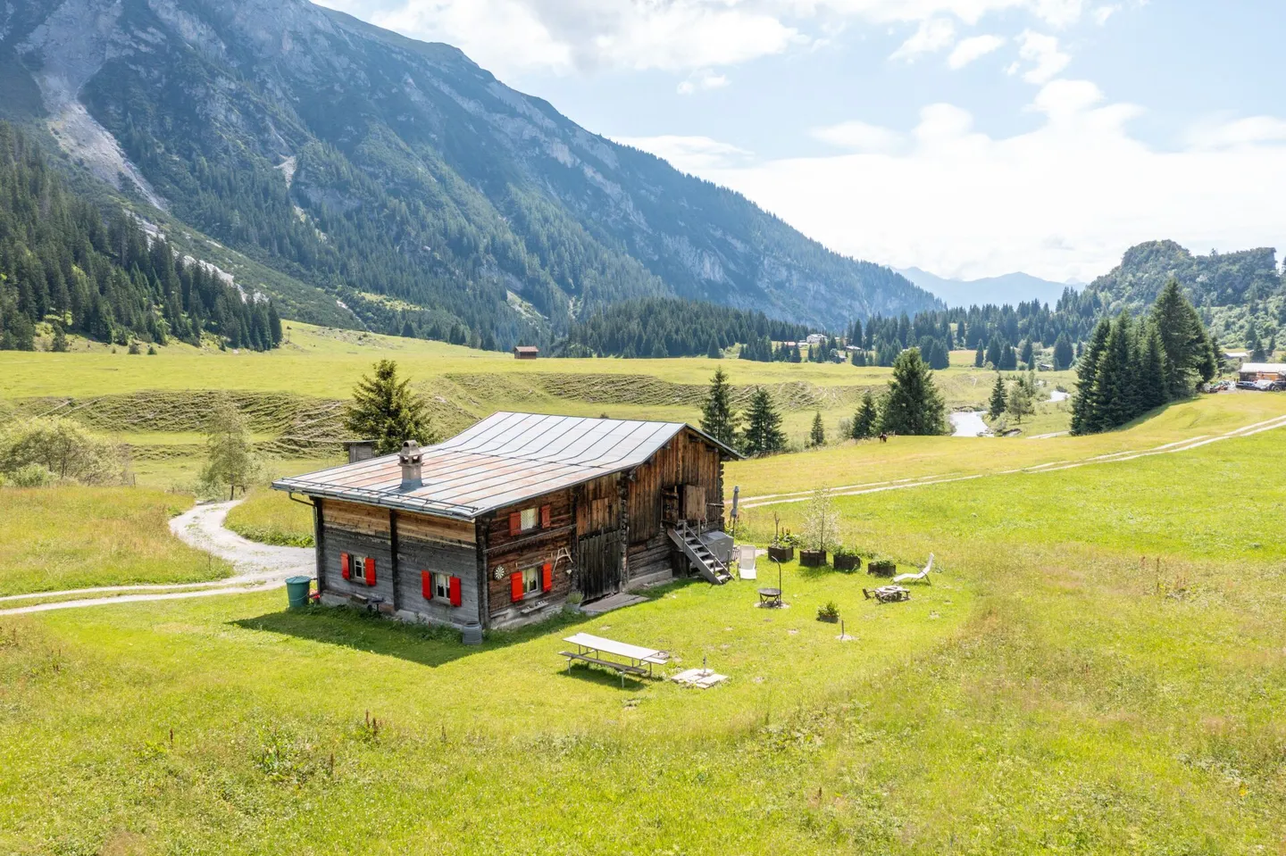 Rifugio di montagna incluso costruzione di stalla con potenziale di espansione in vendita - Foto 3 di 20