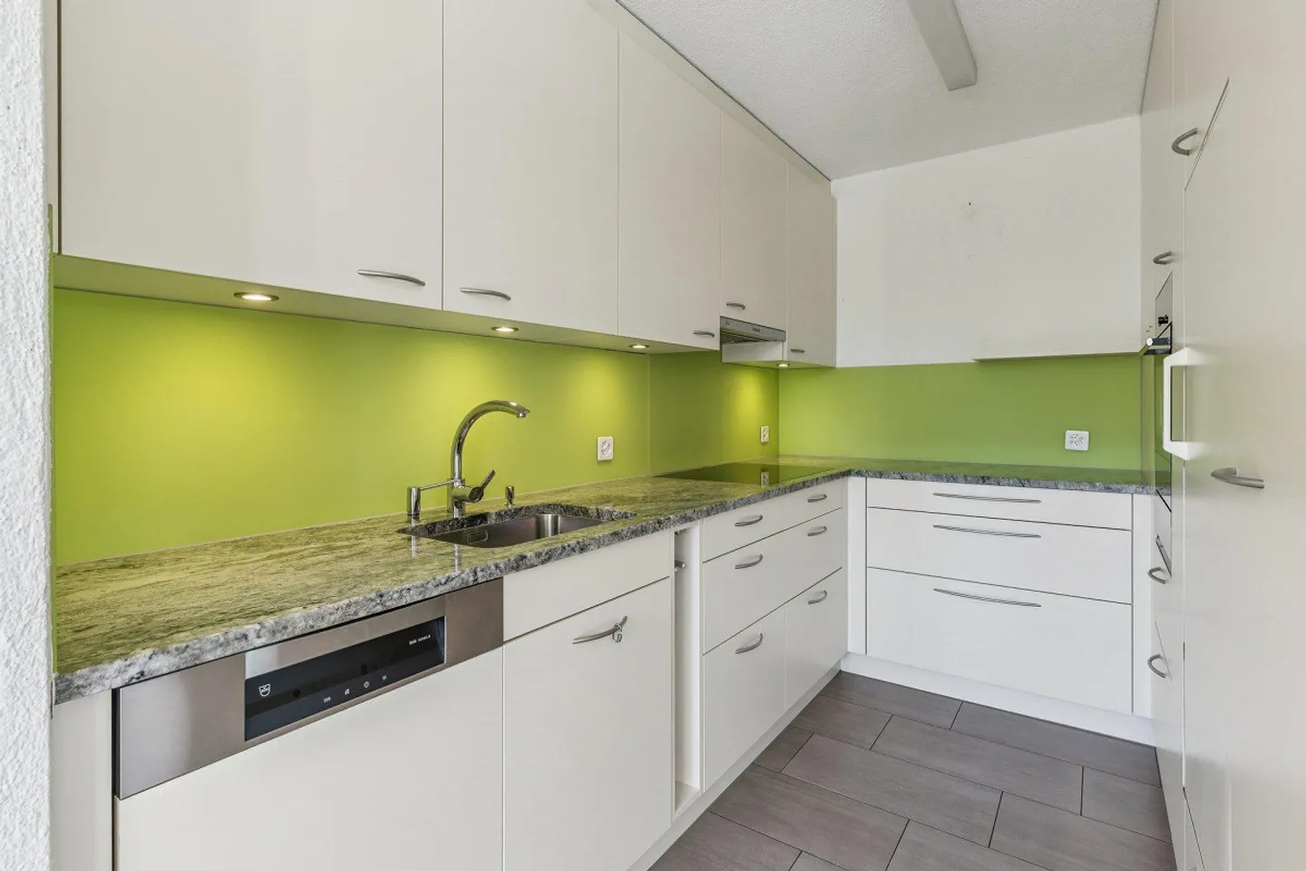 Familienwohnung mit Garten - Foto 4 von 7