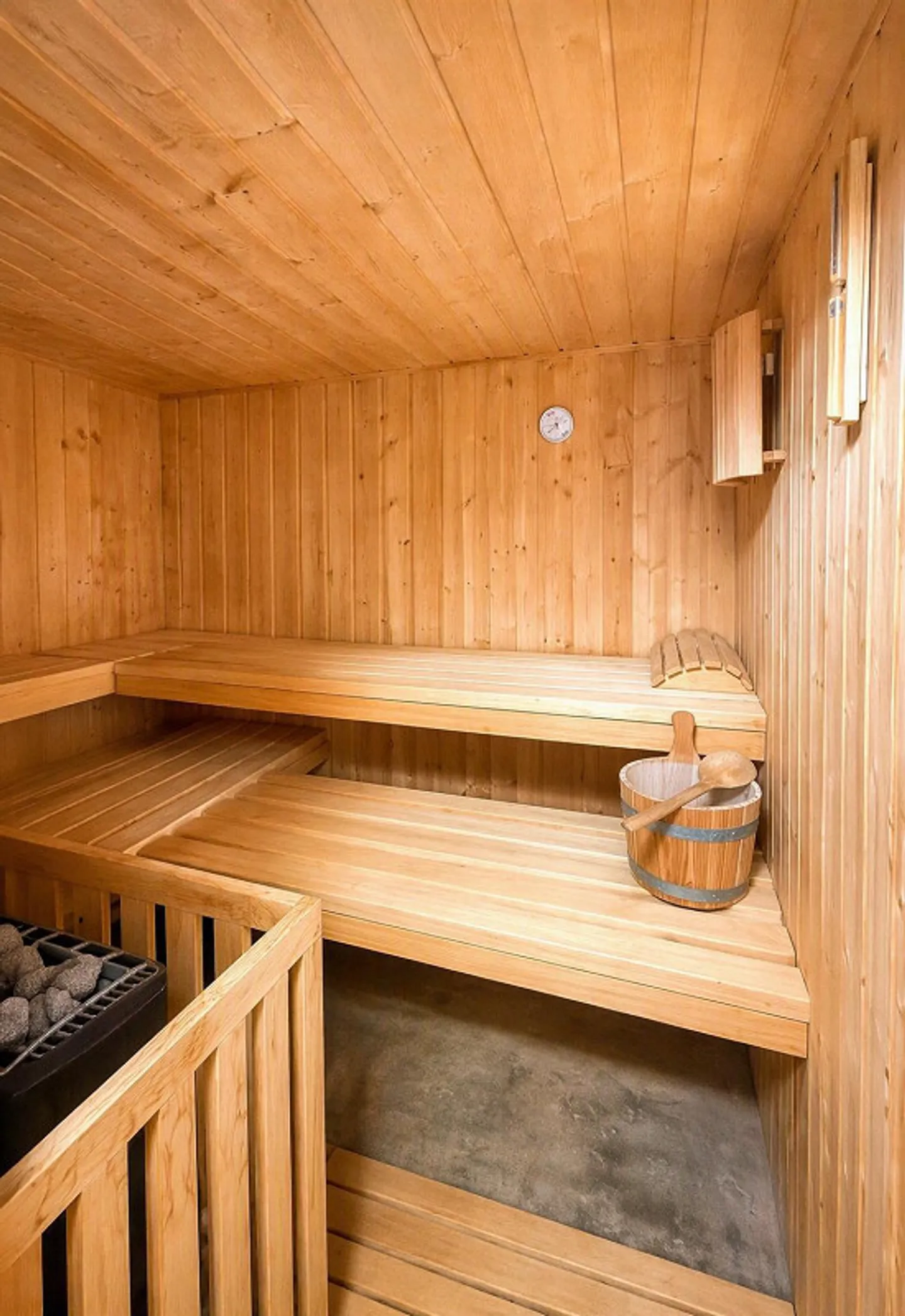 2½-room attic apartment with lift & swimming pool? - Photo 6 of 8