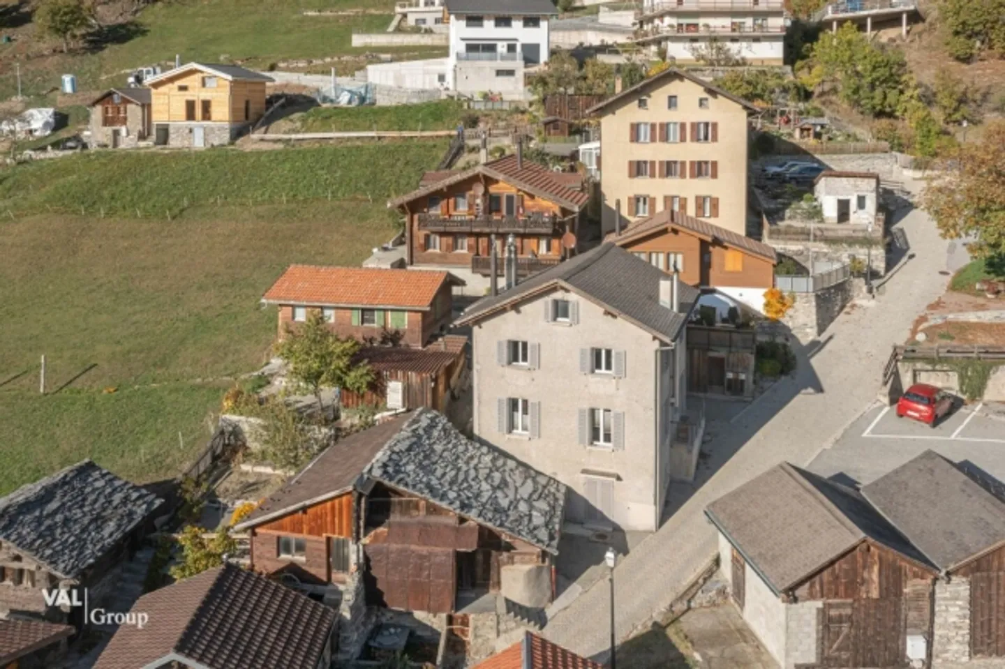 MFH mit 2 Einheiten und einer Top Rendite - Foto 1 von 20