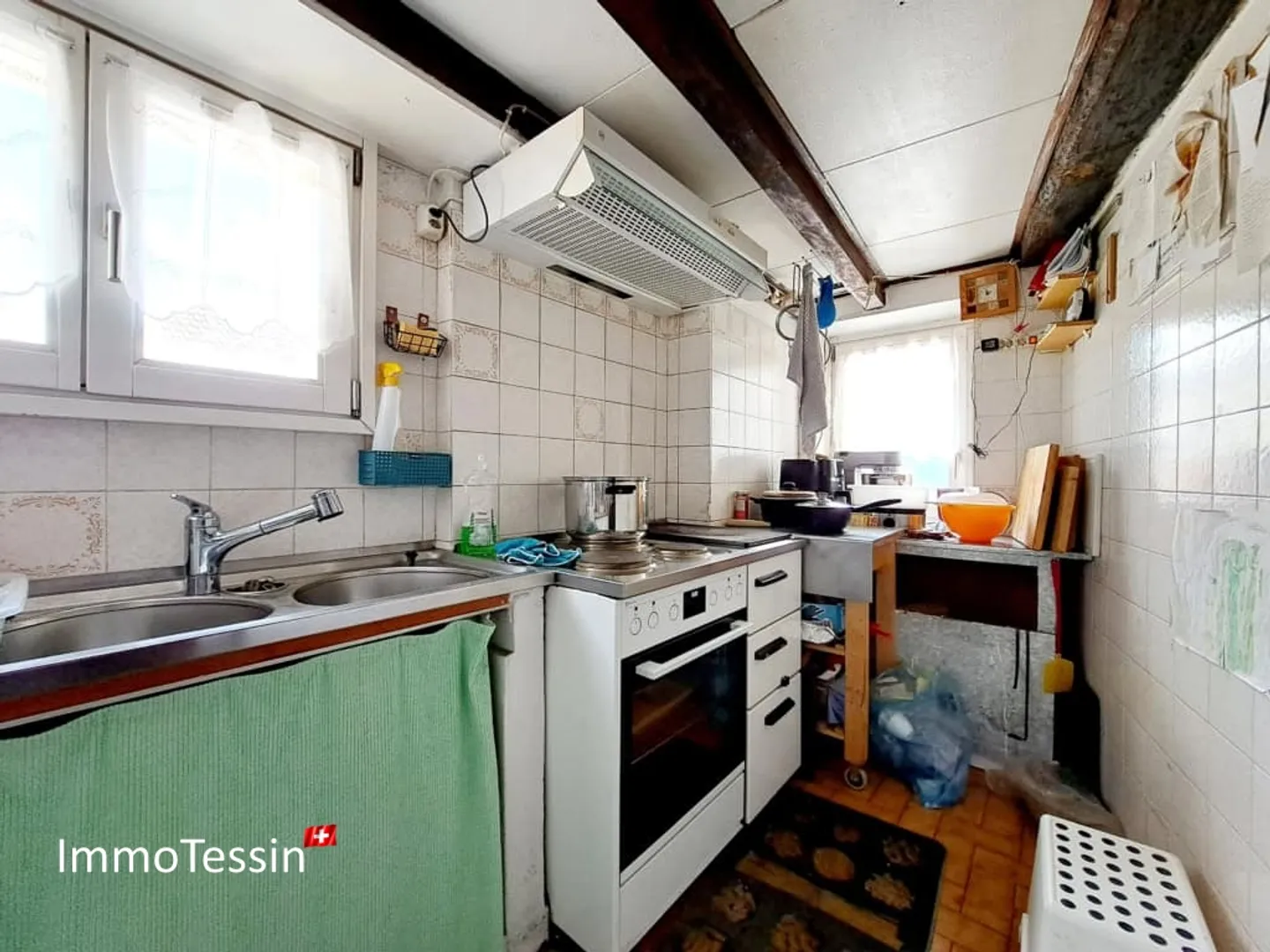 Piccola e affascinante locanda nella nota piazza del villaggio di Osco con grande potenziale di espansione - Foto 6 di 13