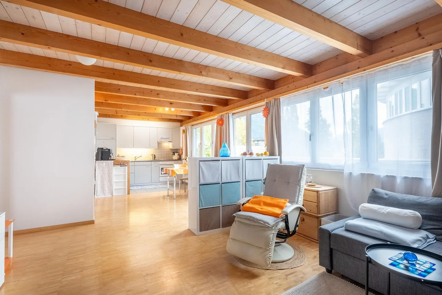 2.5-Zimmer-Wohnung mit grosser Dachterrasse in ruhiger Lage - Foto 2 von 11