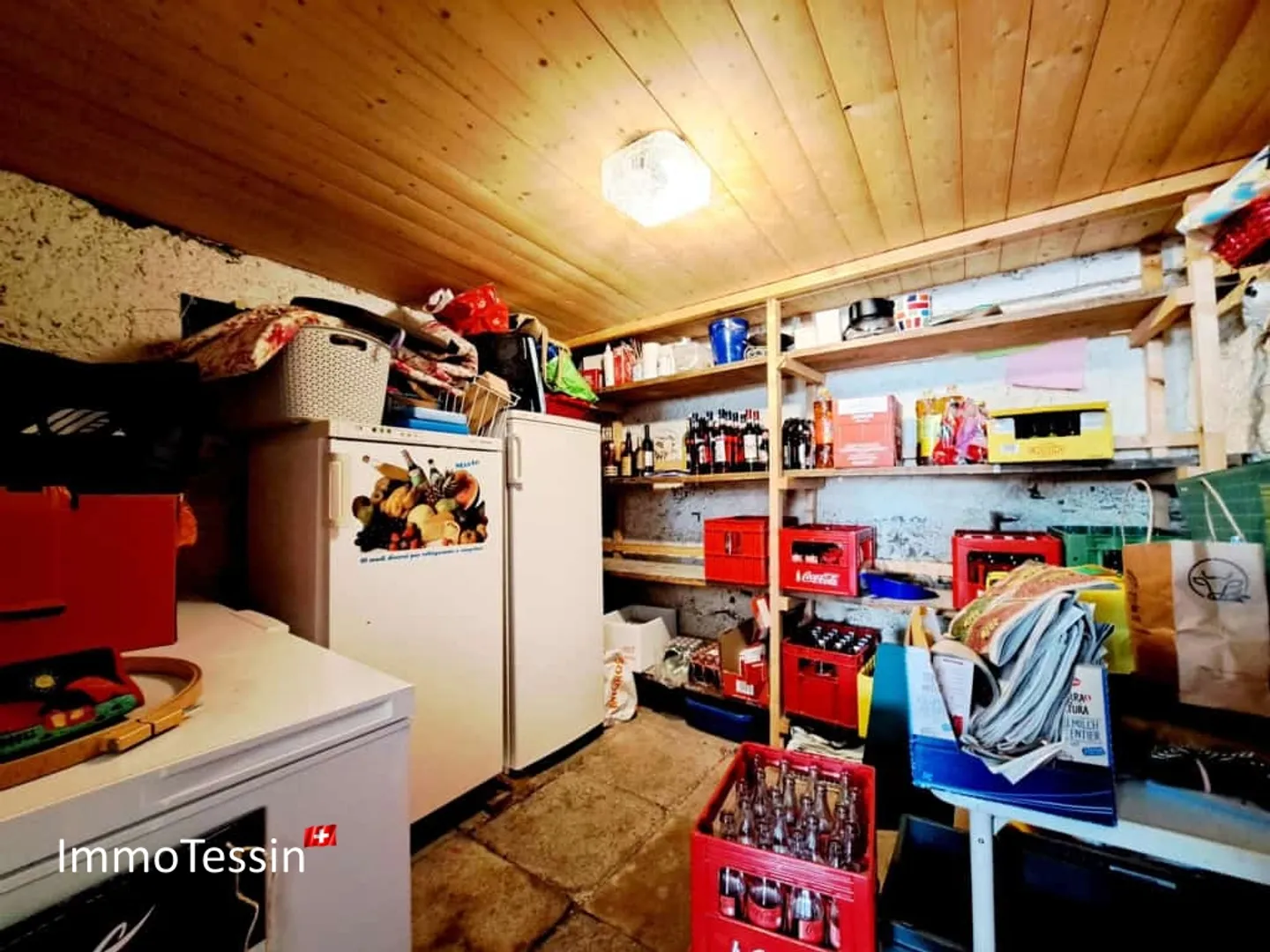 Piccola e affascinante locanda nella nota piazza del villaggio di Osco con grande potenziale di espansione - Foto 13 di 13