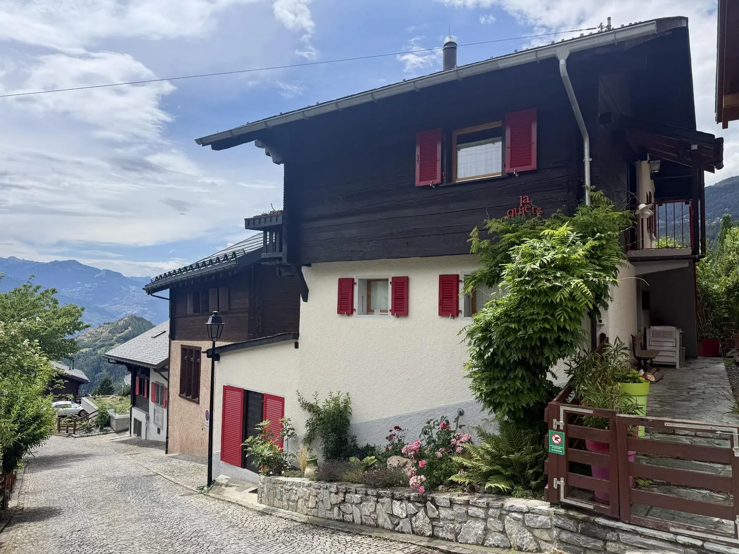 Charmantes Chalet mit Panoramablick - Foto 1 von 7