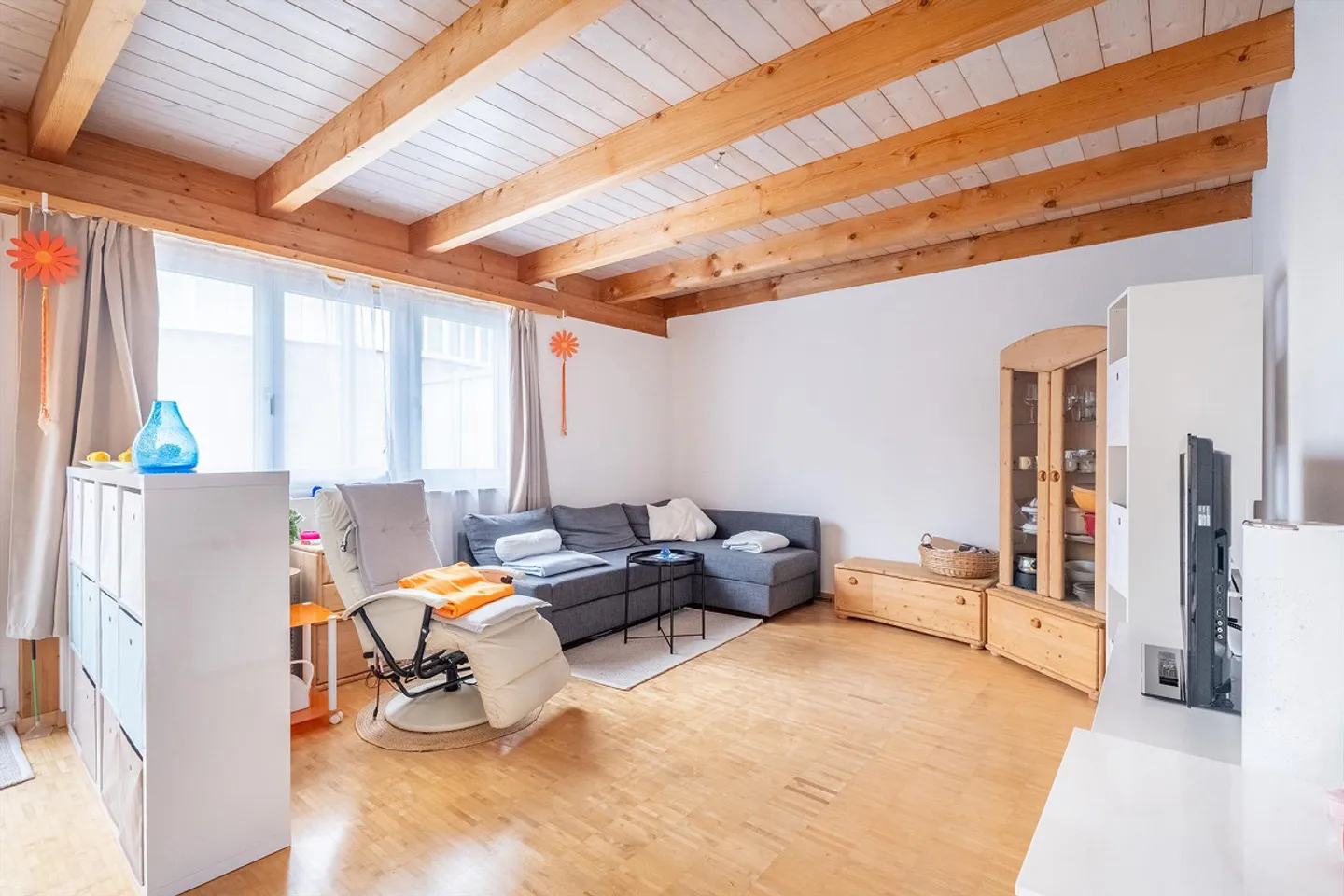 2.5-Zimmer-Wohnung mit grosser Dachterrasse in ruhiger Lage - Foto 7 von 11