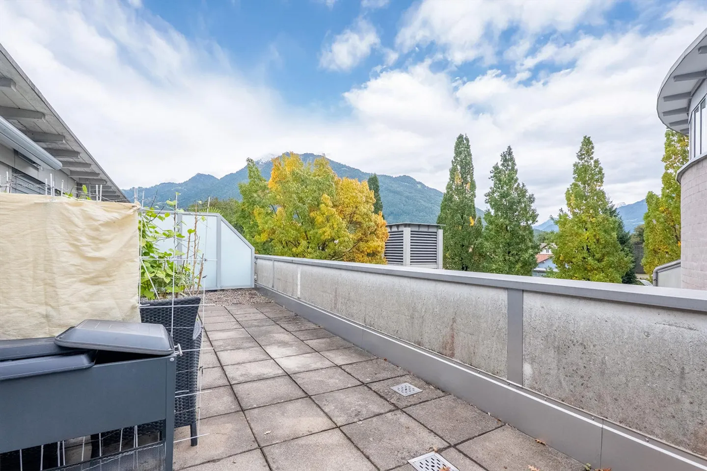2.5-Zimmer-Wohnung mit grosser Dachterrasse in ruhiger Lage - Foto 9 von 11
